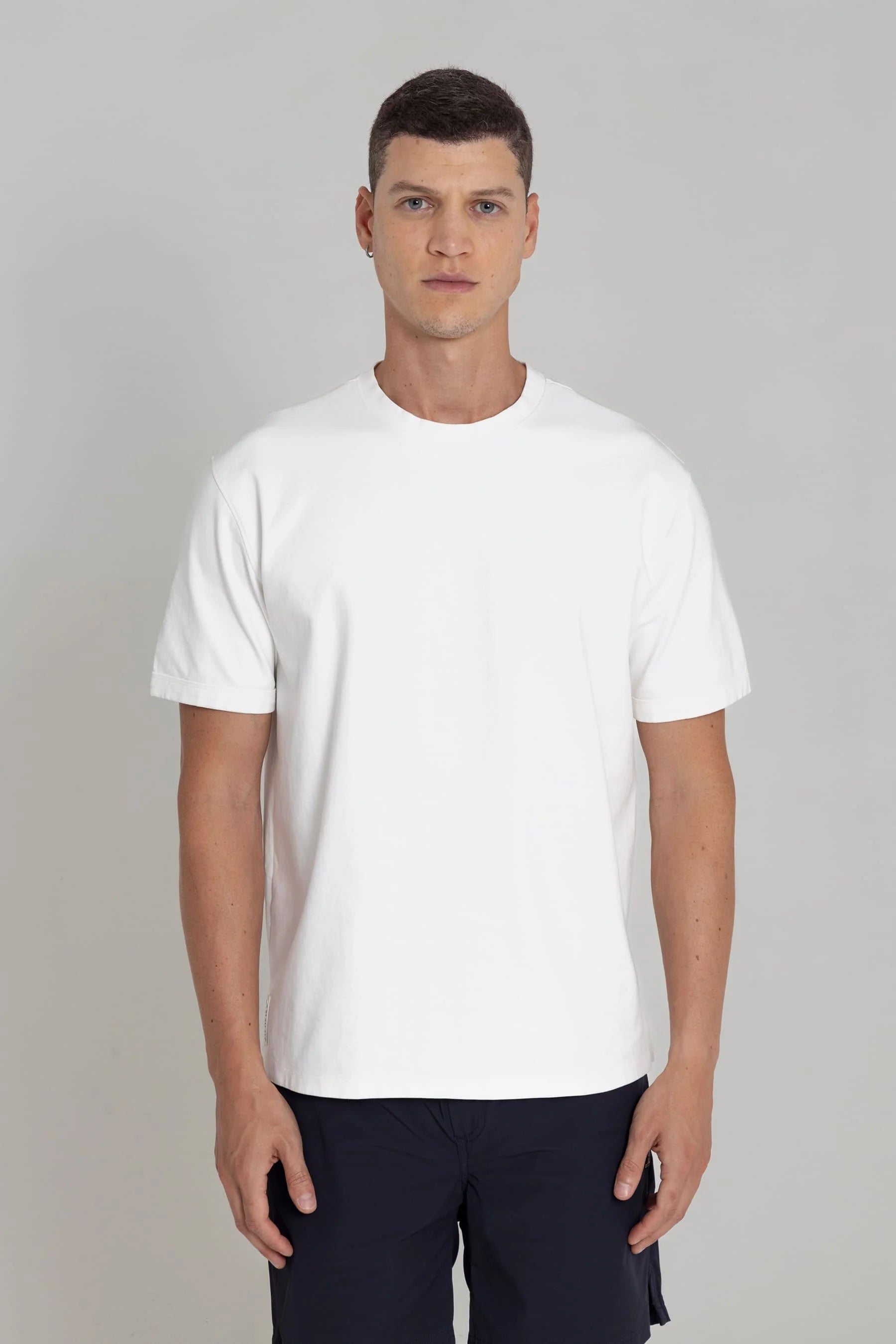 Camiseta blanca para hombre fit Cling Remanence