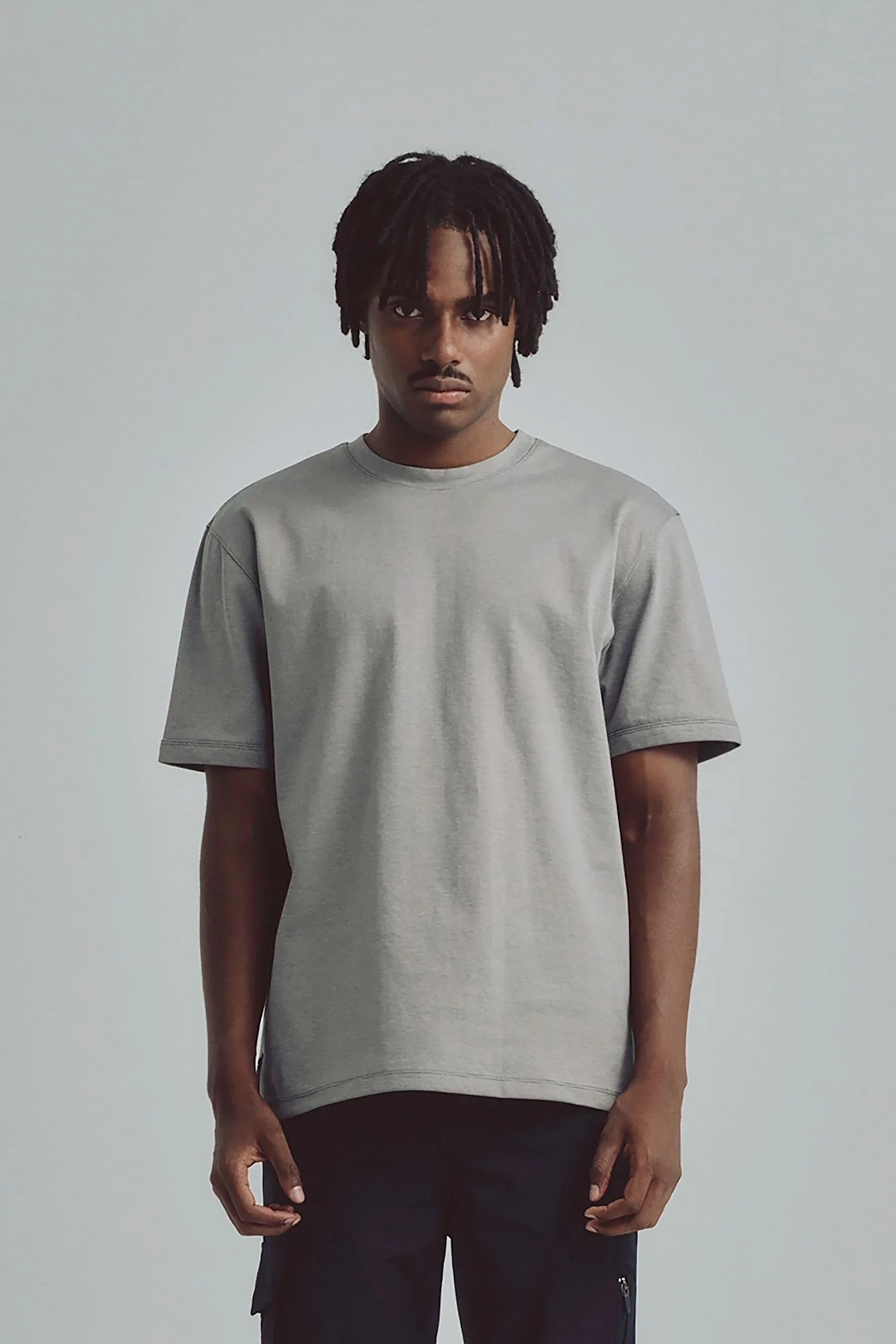 Camiseta gris para hombre fit Cling Remanence