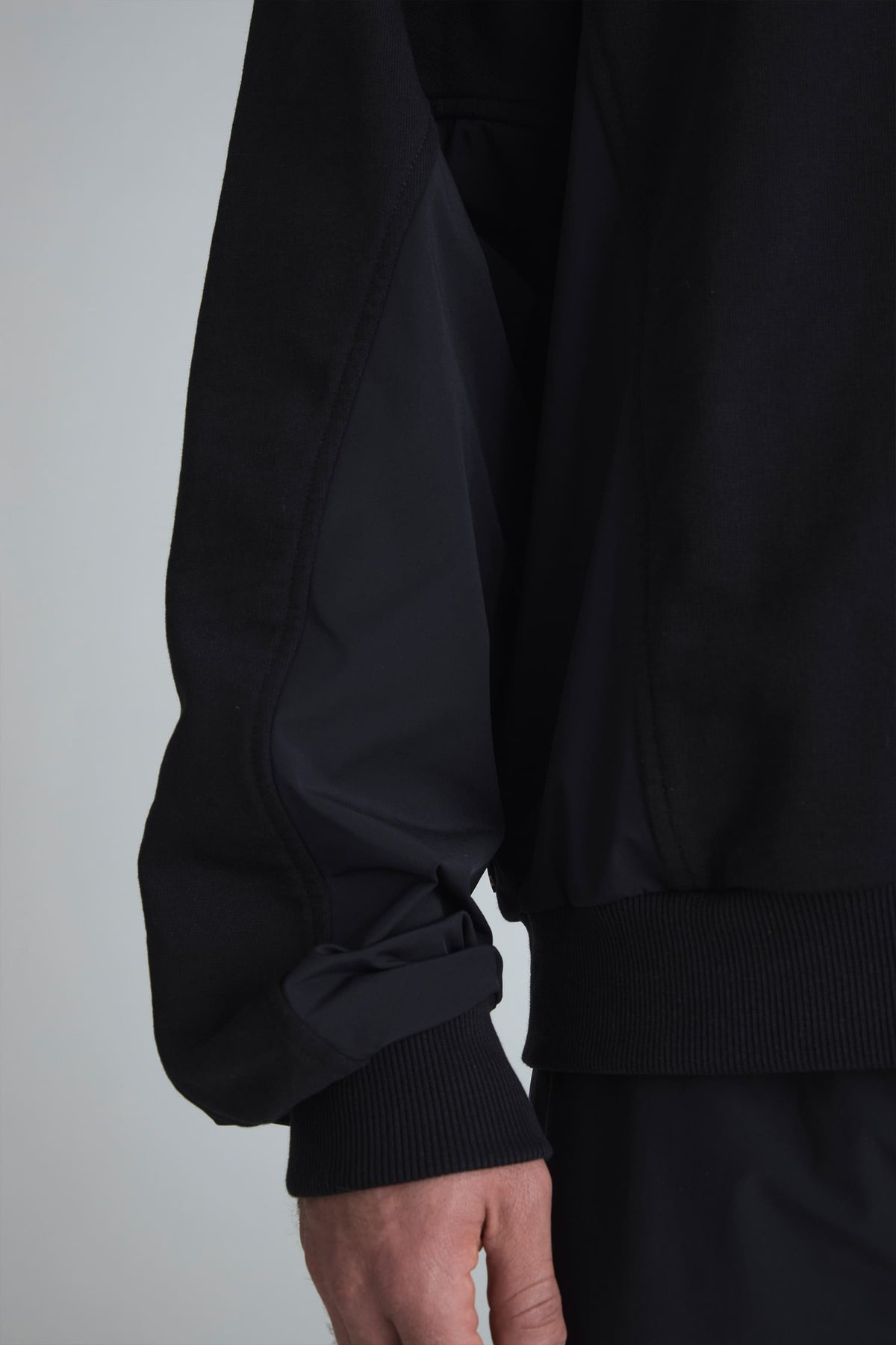 Buzo cuello alto con media cremallera negro para hombre regular fit Shadow