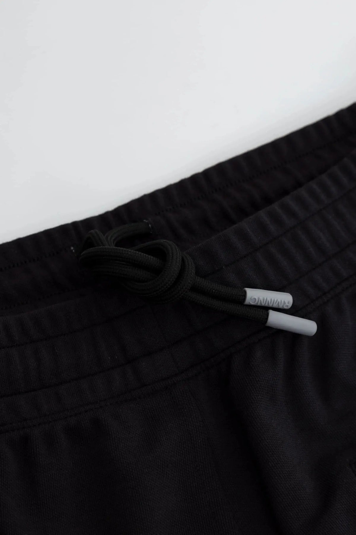 Jogger negro para hombre semi fitted Chroma