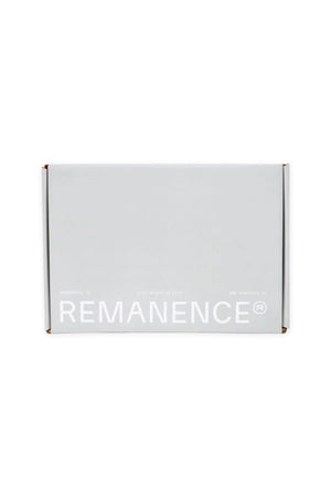Caja de regalo Remanence vista superior con diseño minimalista