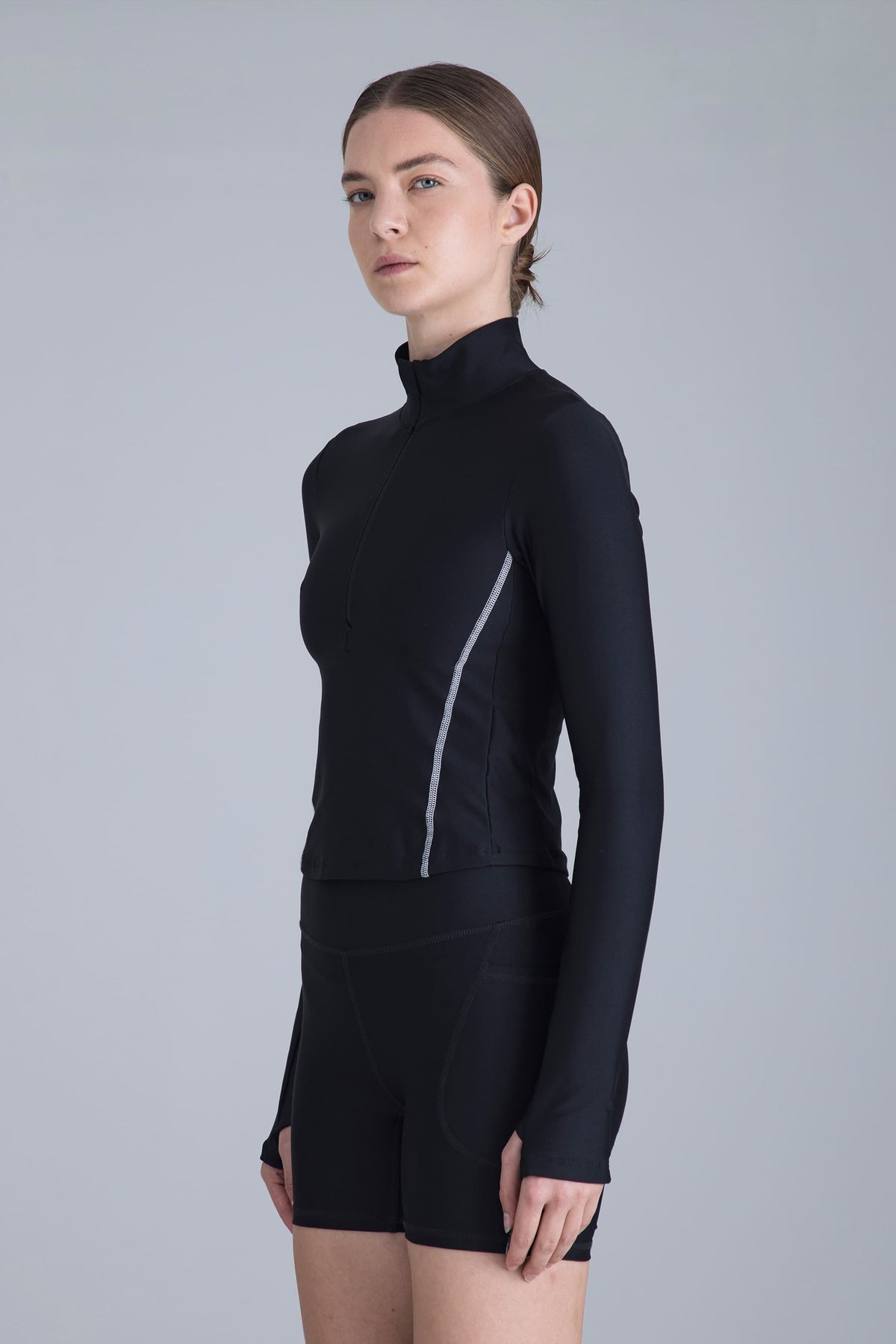 Midlayer negro para mujer slim fit Helix