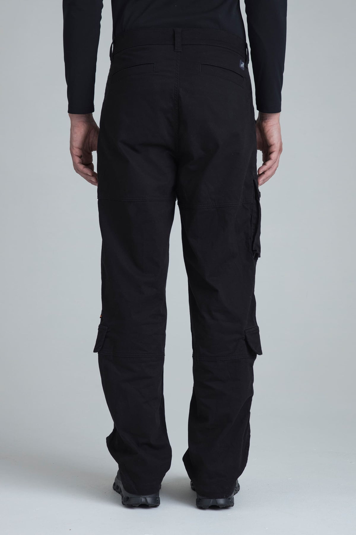 Pantalón negro para hombre regular fit Gale