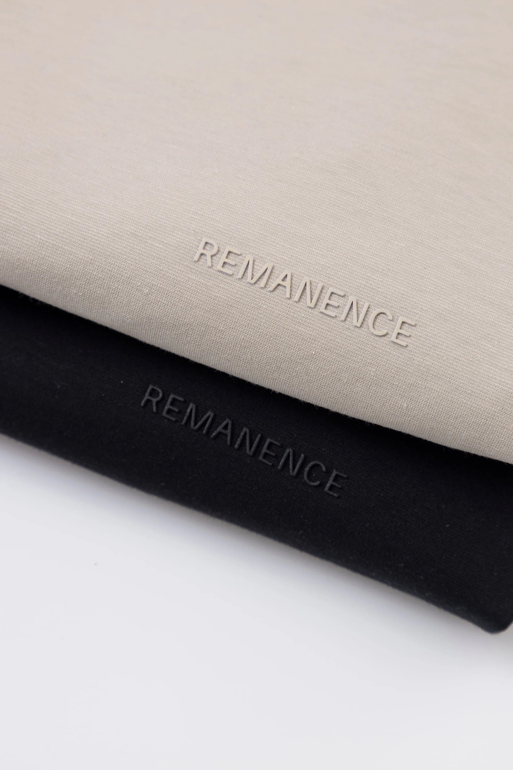 Camisetas Peak Negro y Arena en combo para hombre