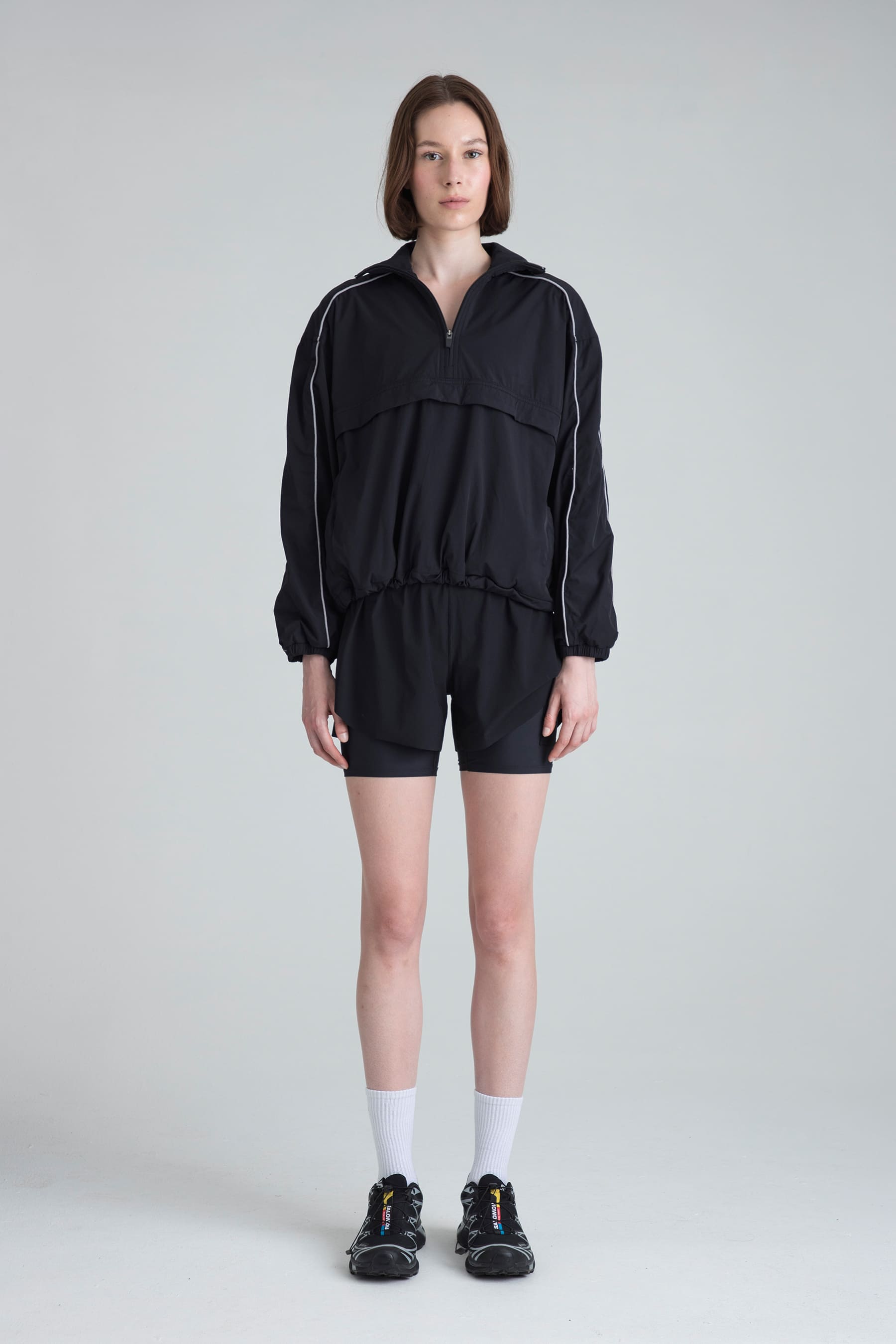 Short deportivo negro para mujer Span con biker interno y chaqueta remanence