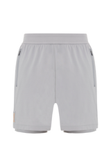 Short gris hombre semi fit sin modelo, silueta funcional con bolsillos laterales y diseño versátil