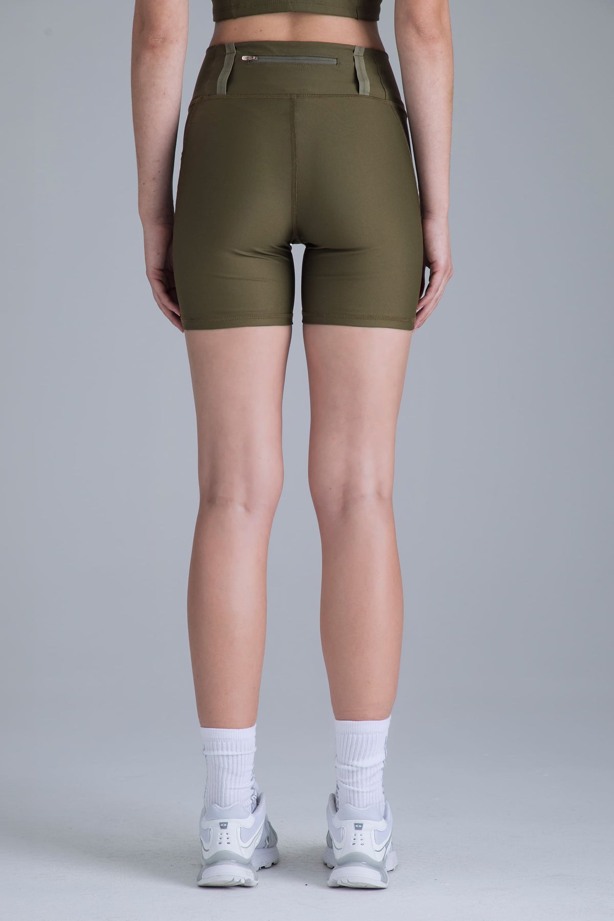 Biker deportivo verde army para mujer Zenith