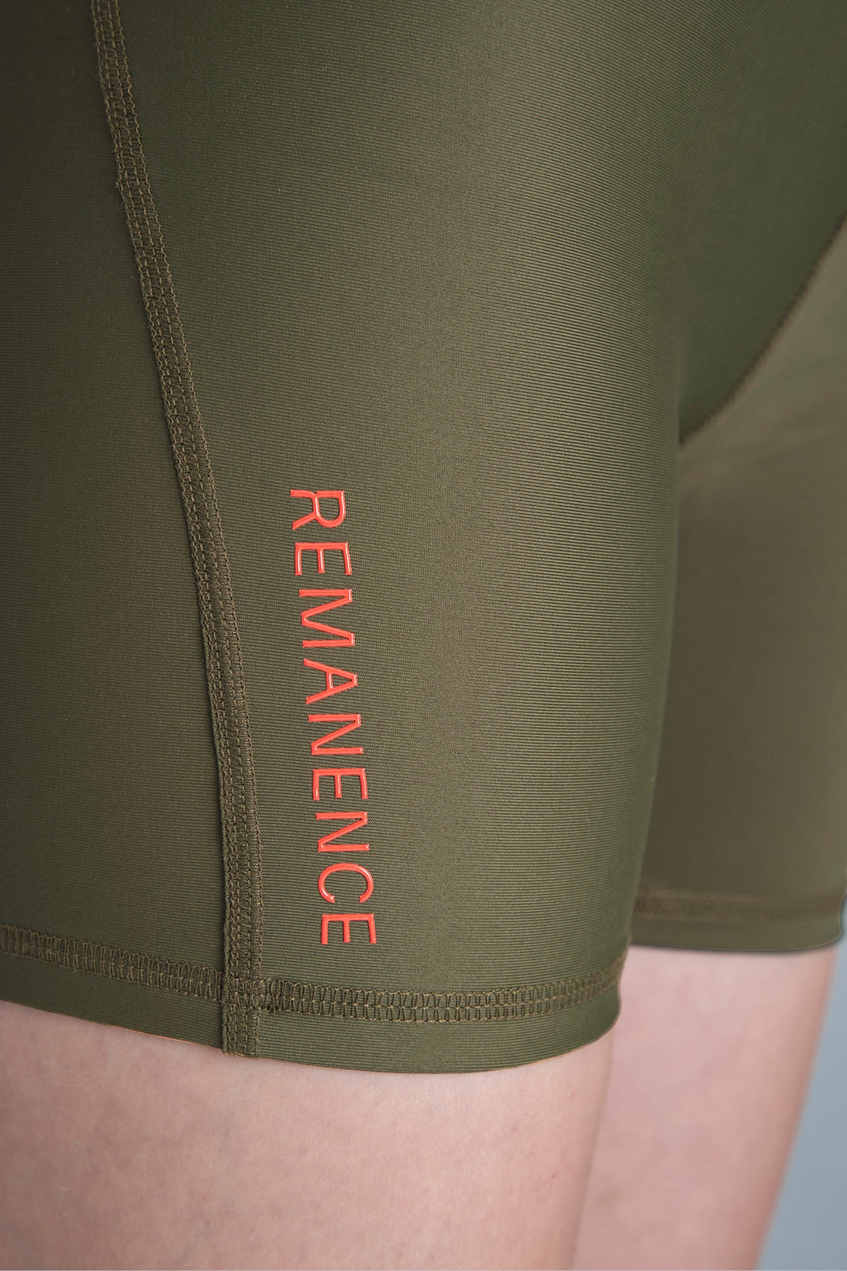 Biker deportivo verde army para mujer Zenith