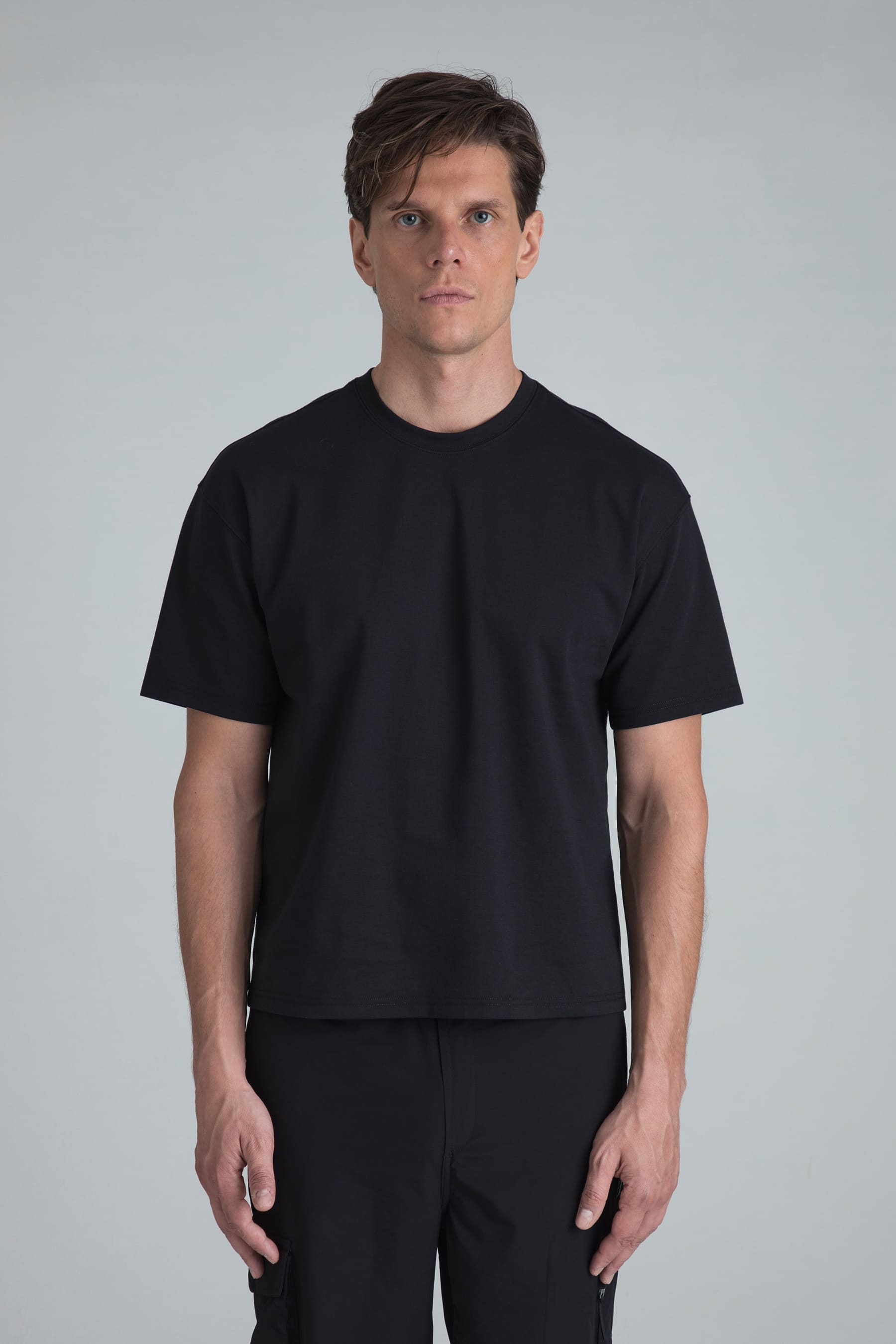 camiseta negra para hombre boxy fit Lift ajuste amplio y corto