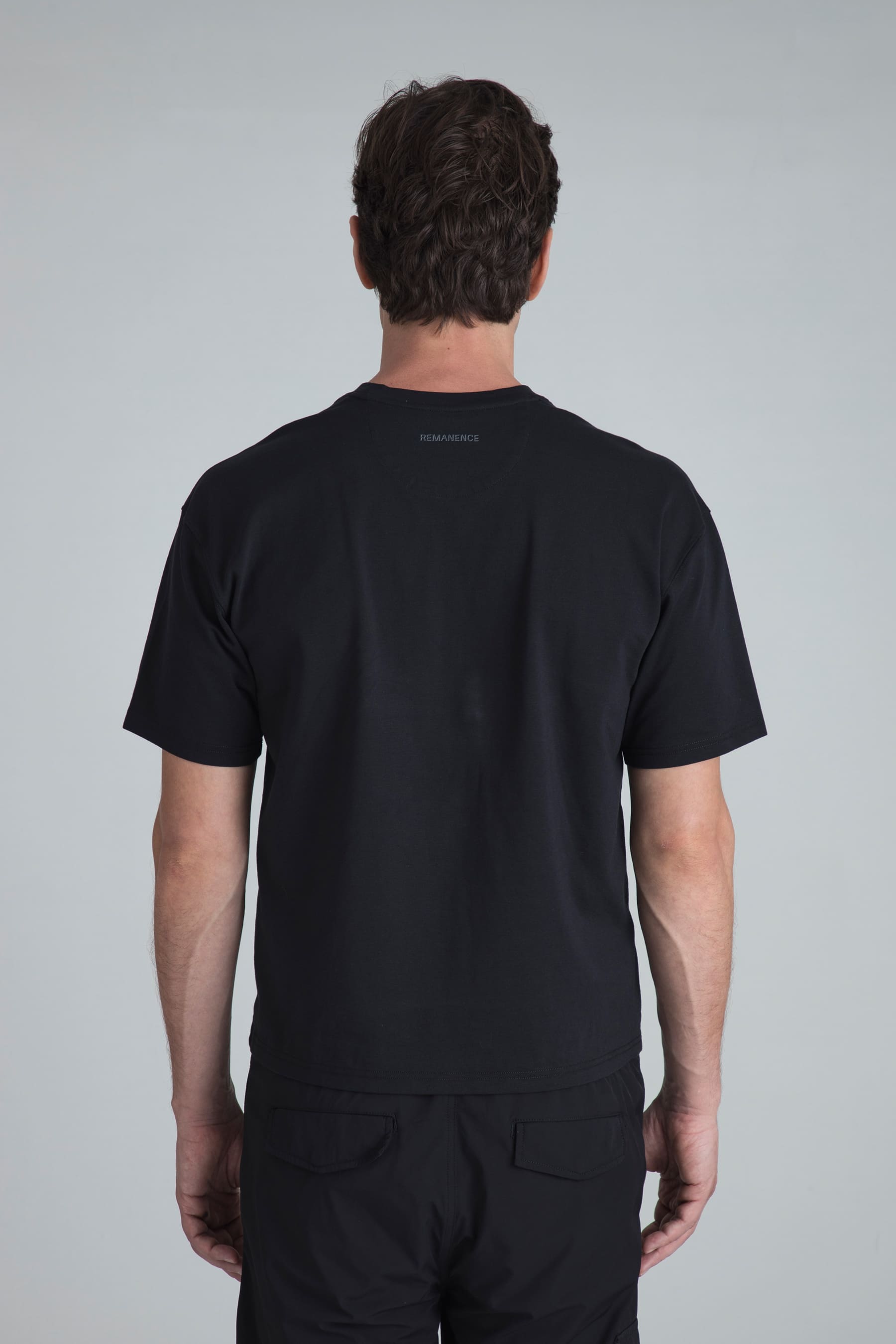camiseta negra para hombre Lift boxy fit vista posterior en modelo