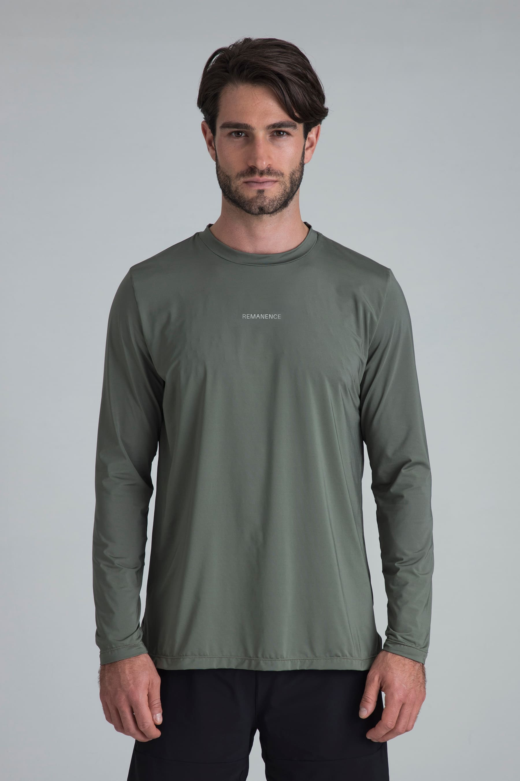 Camiseta deportiva verde oliva manga larga cuello redondo Remain