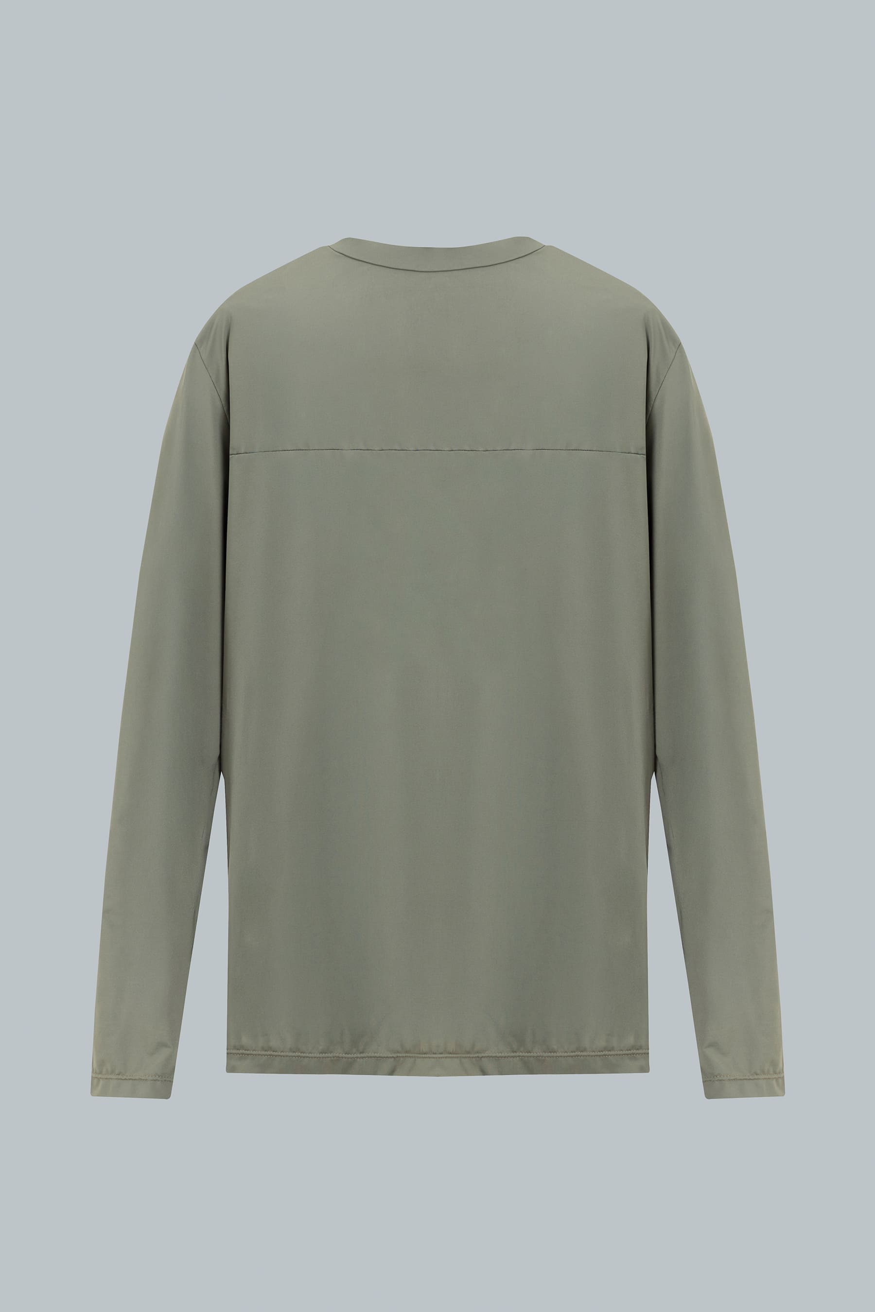 Camiseta verde oliva para hombre Remain manga larga vista posterior