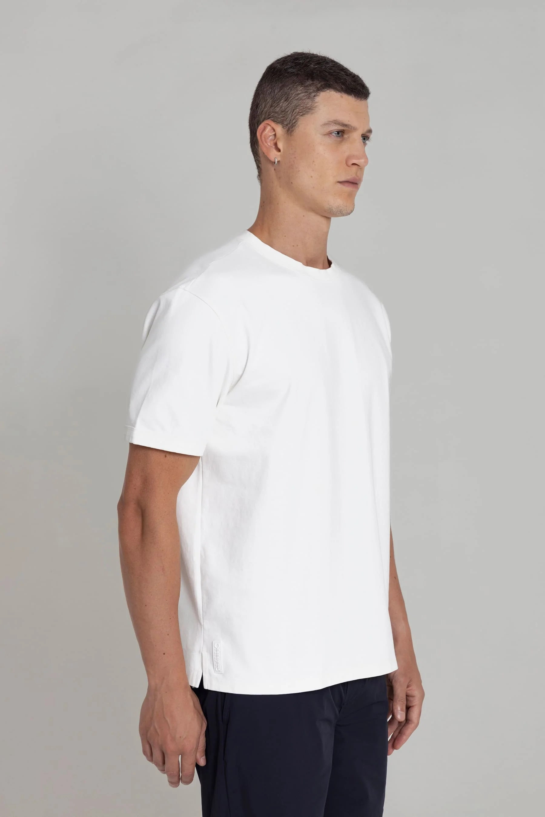 Camiseta blanca para hombre fit Cling Remanence 
