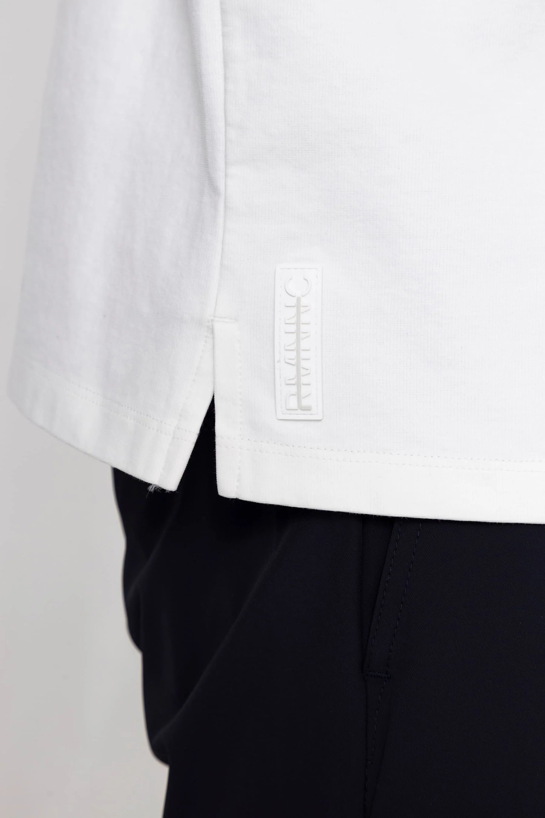 Camiseta blanca para hombre fit Cling Remanence 