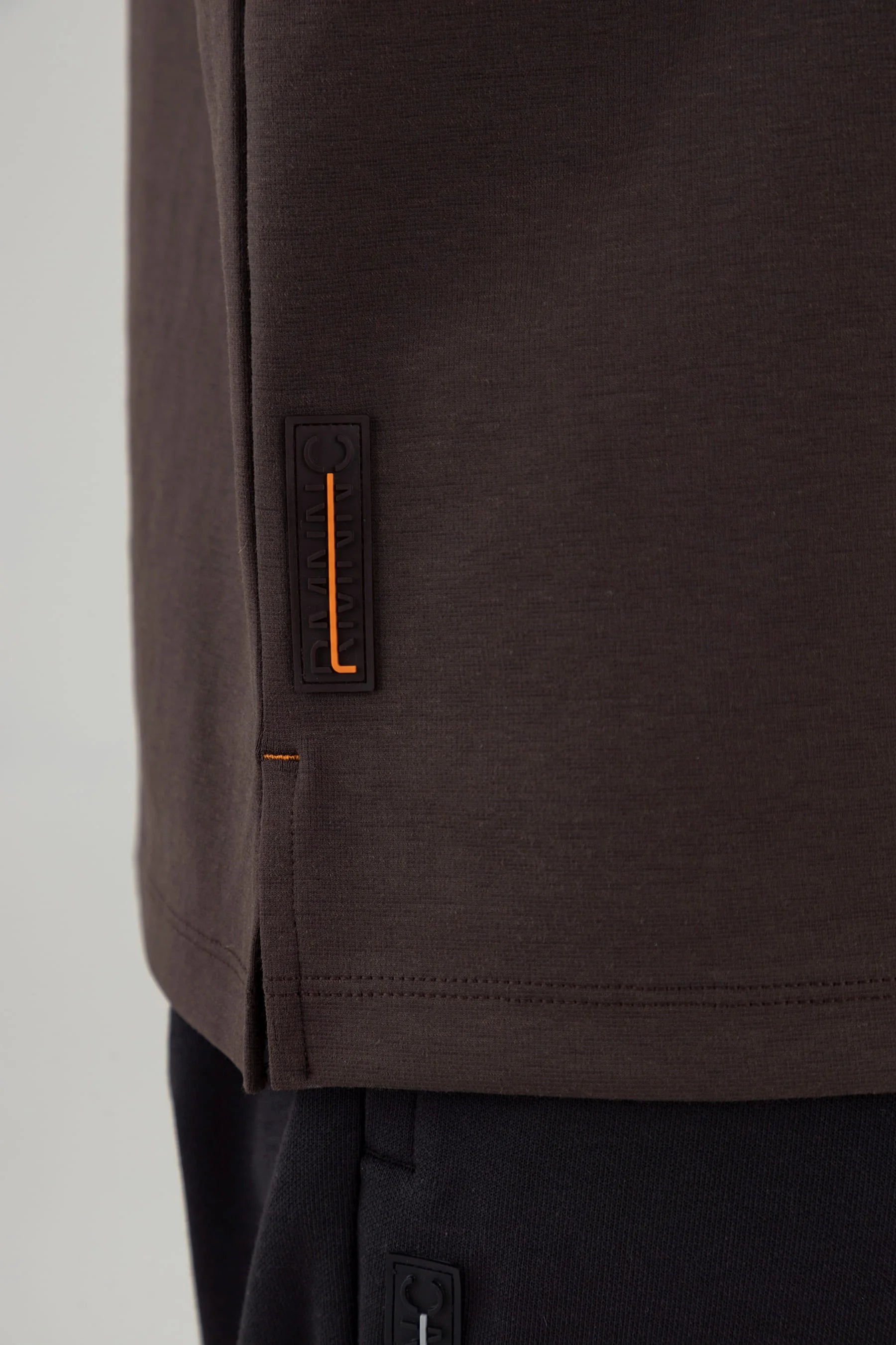 Camiseta cafe para hombre fit Cling Remanence 