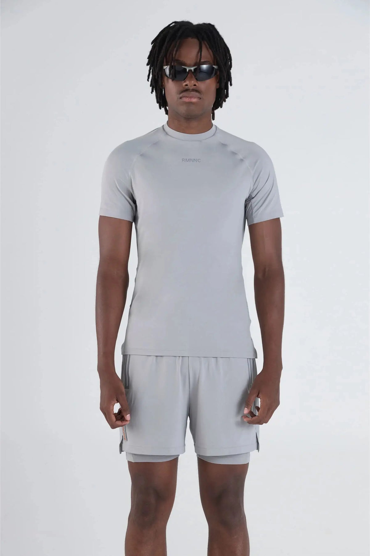 Camiseta gris deportiva para hombre slim fit Gust