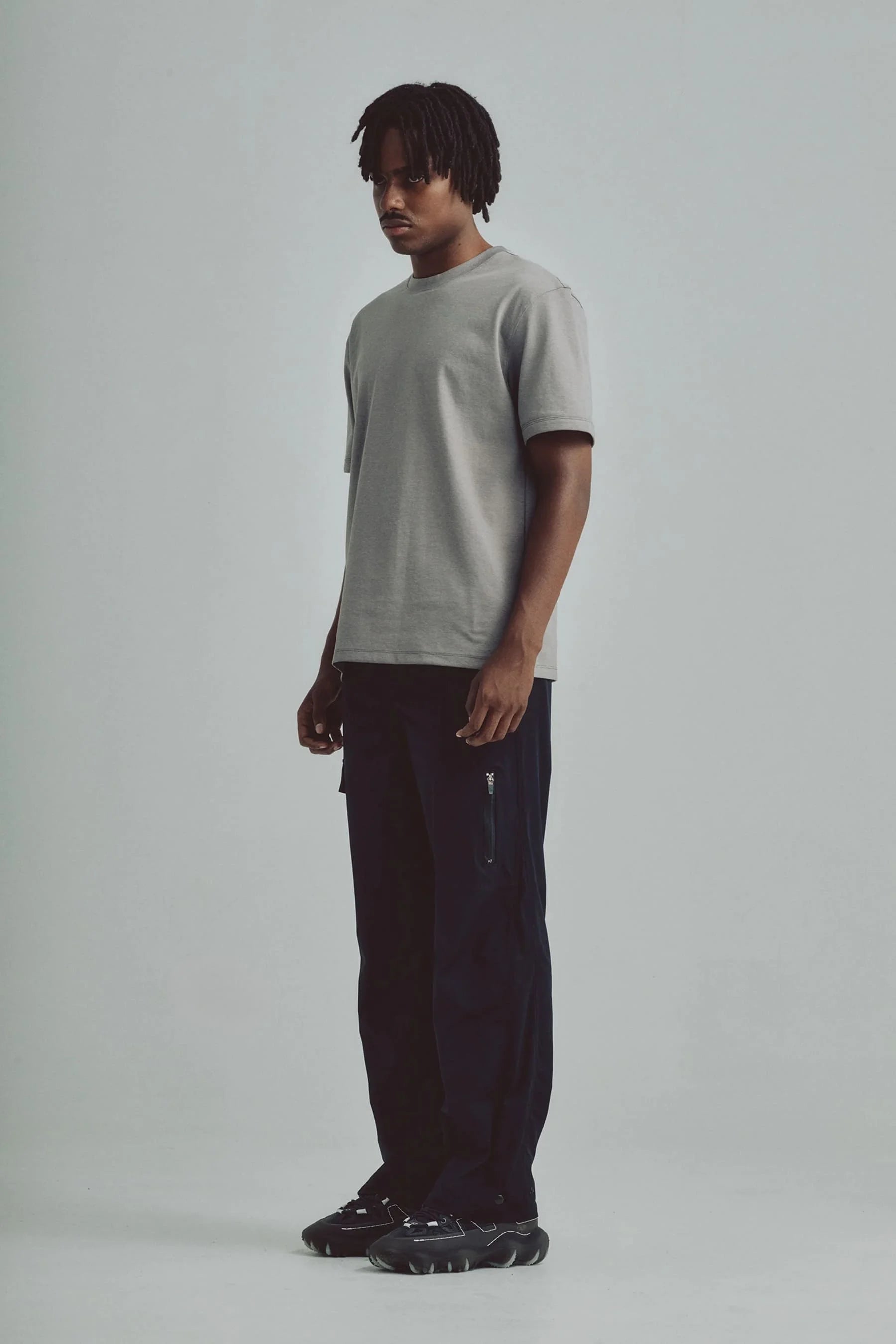 Camiseta gris para hombre fit Cling Remanence 