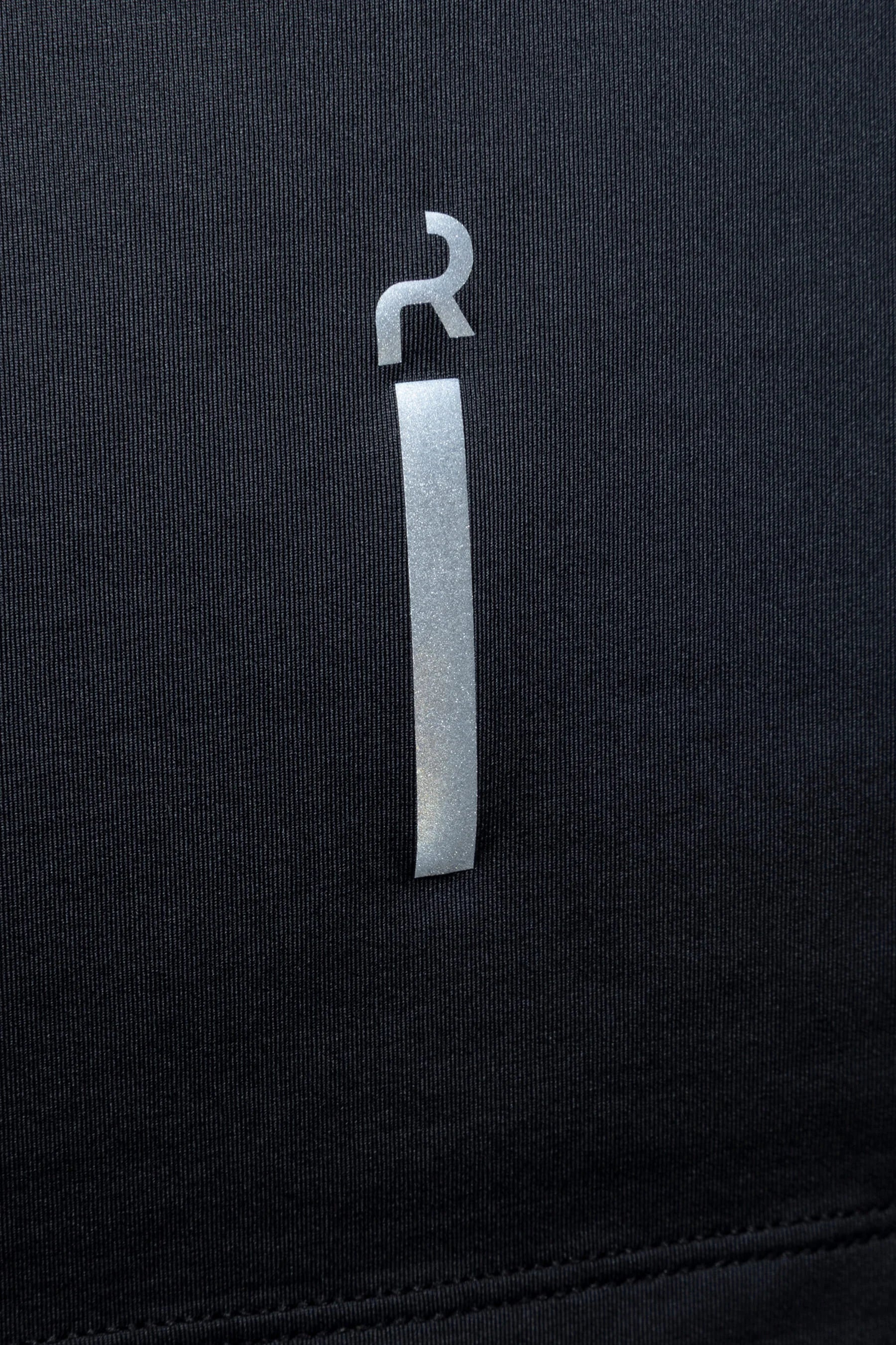 Camiseta negra manga larga cuello redondo Echo Remanence 