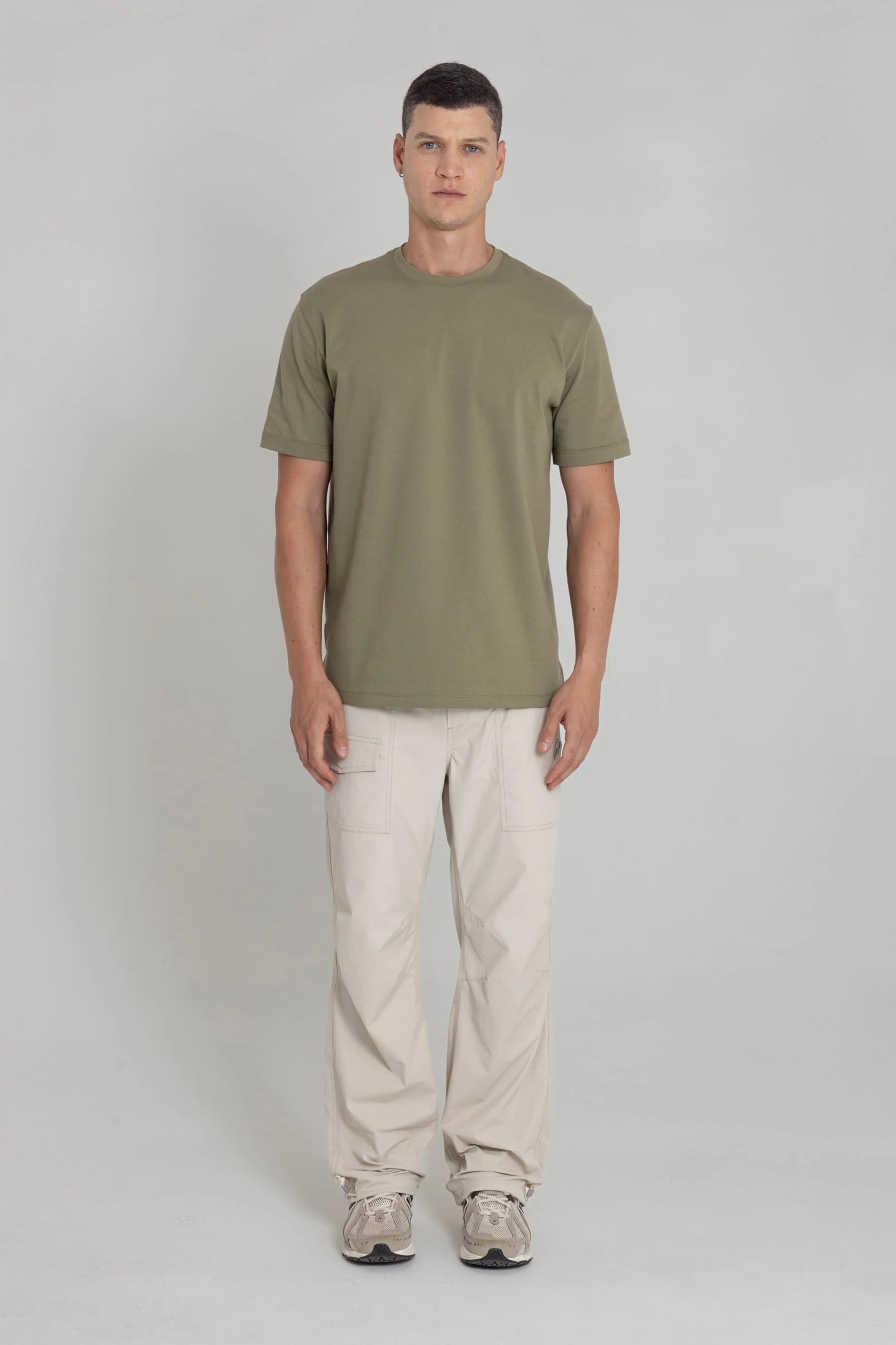 Camiseta verde para hombre fit Cling Remanence 