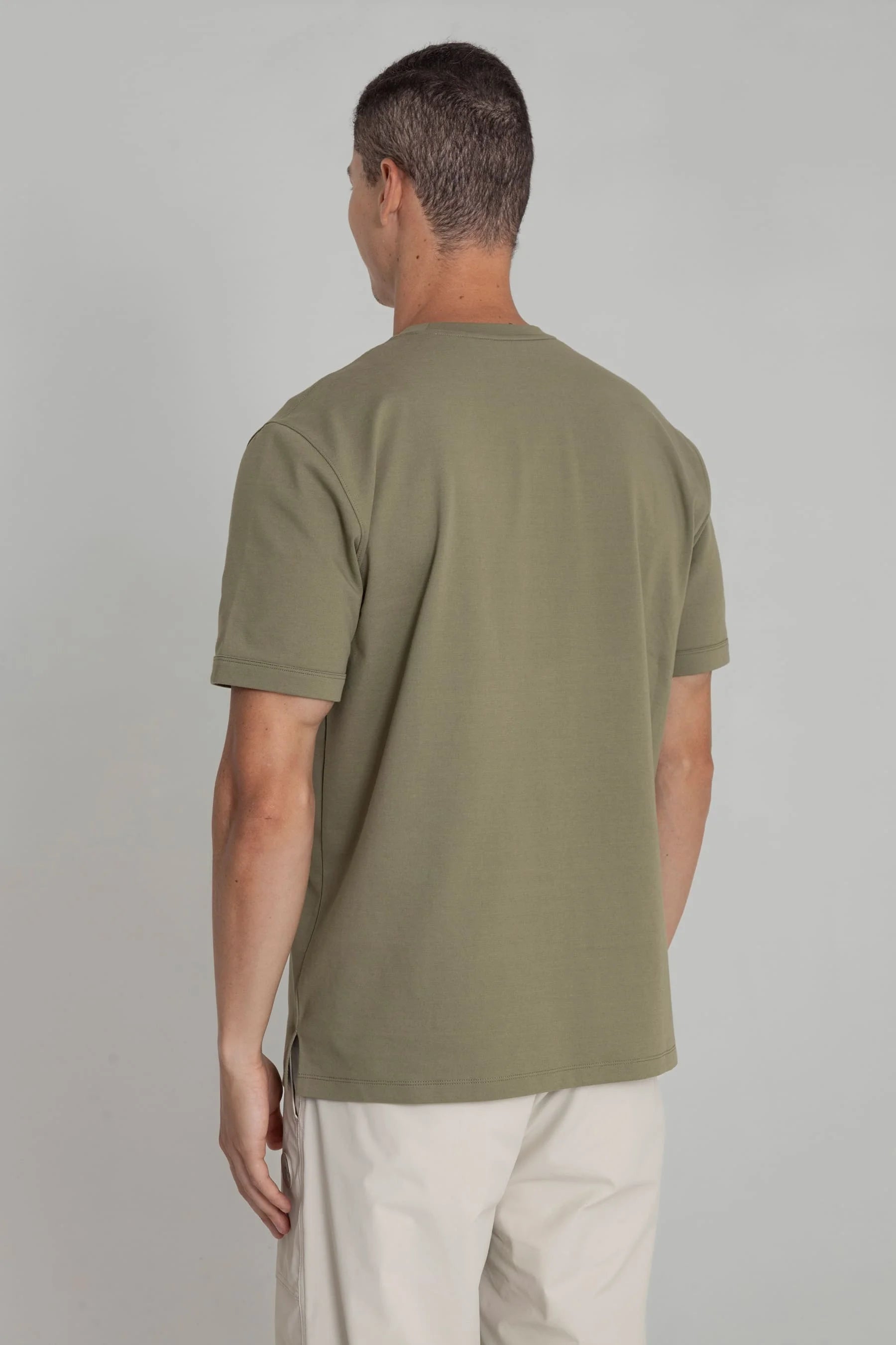 Camiseta verde para hombre fit Cling Remanence 
