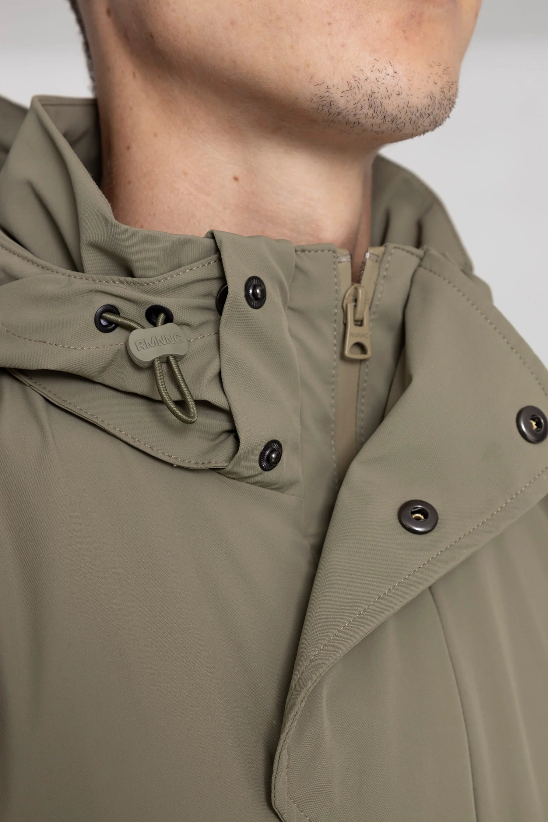 Chaqueta Verde Oliva con capucha removible para hombre Holmium V2 Remanence 