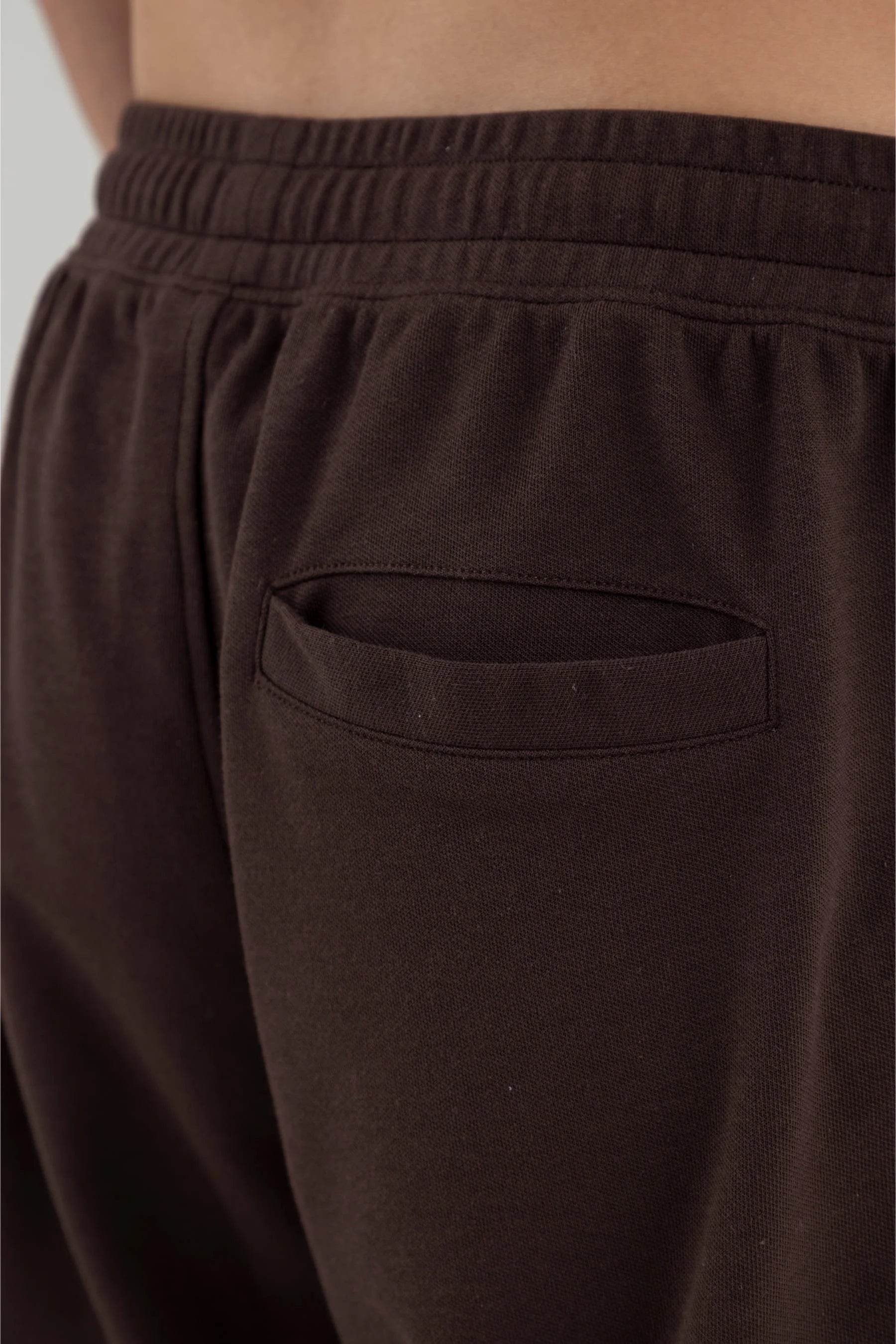 Jogger cafe hombre Chroma Remanence 