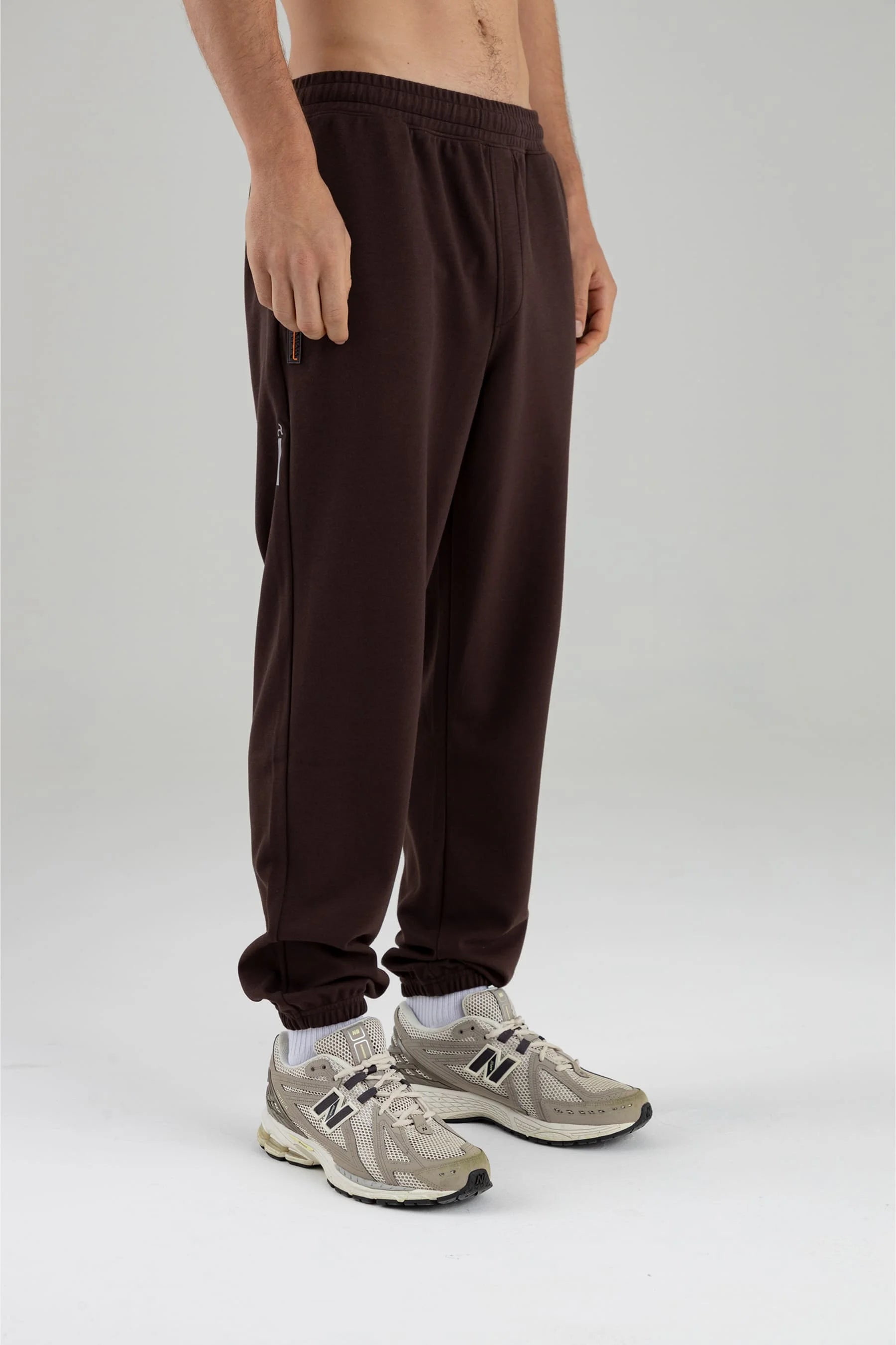 Jogger cafe hombre Chroma Remanence 