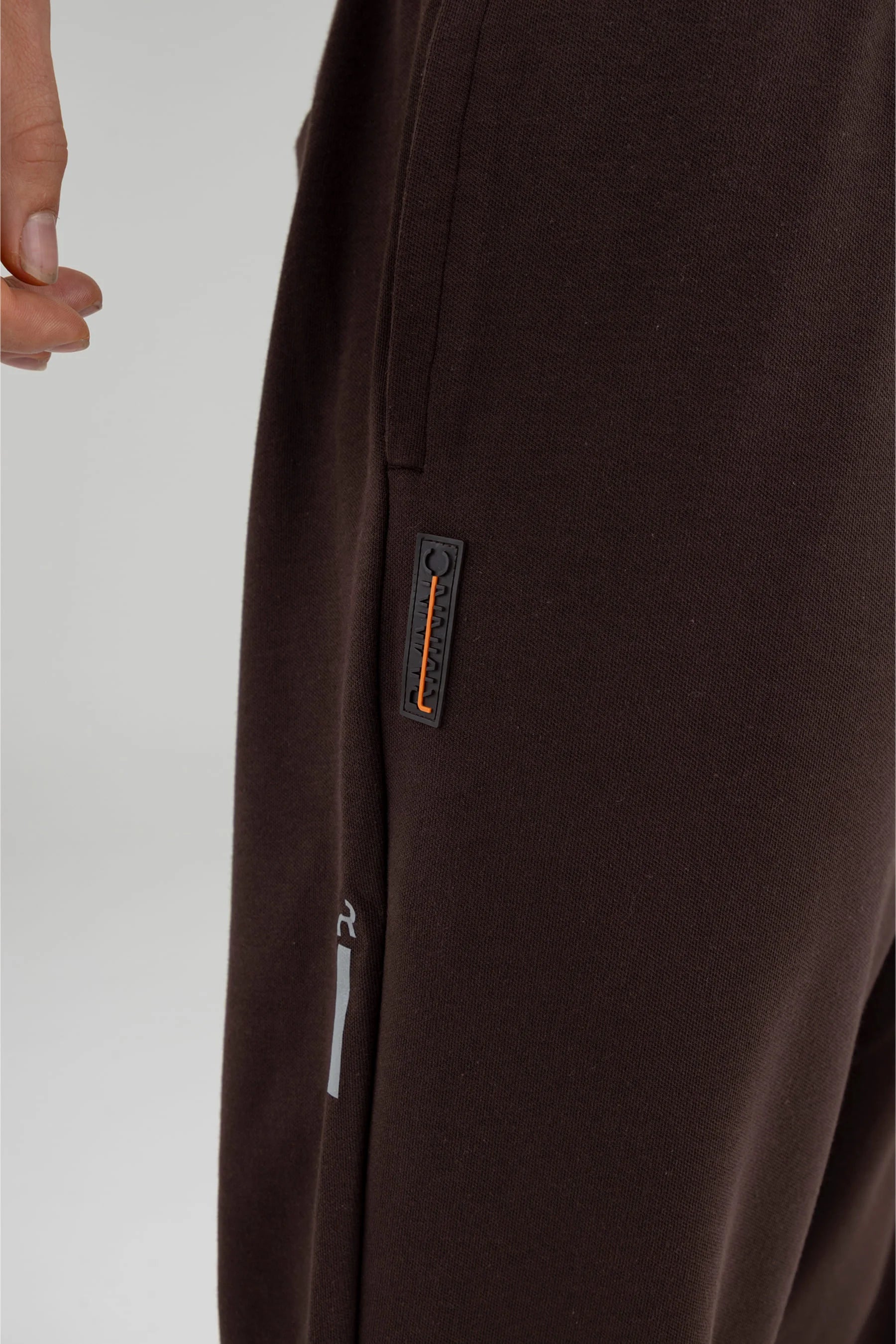Jogger cafe hombre Chroma Remanence 