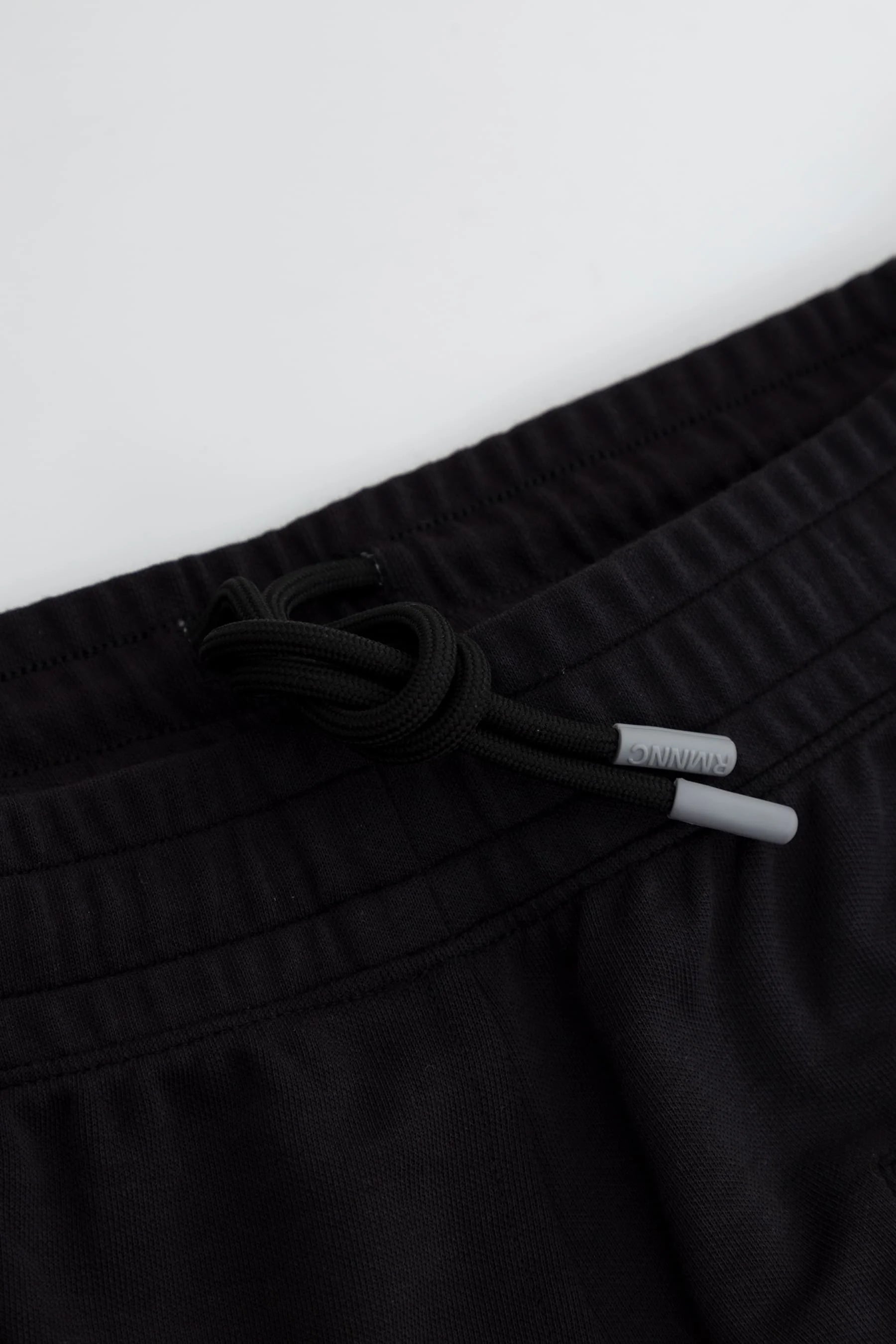 Jogger negro hombre Chroma Remanence 