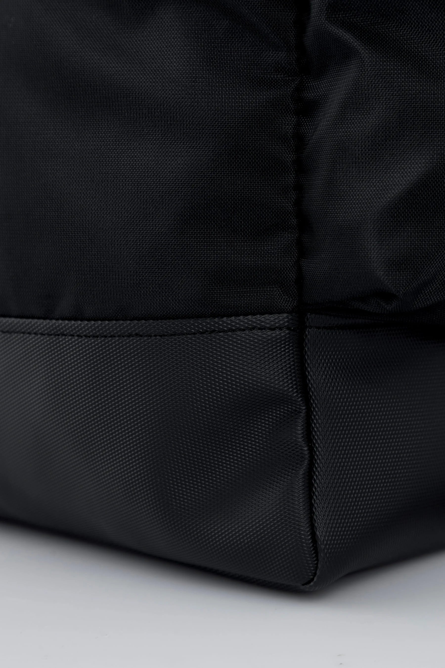 Morral negro Adventure Remanence 