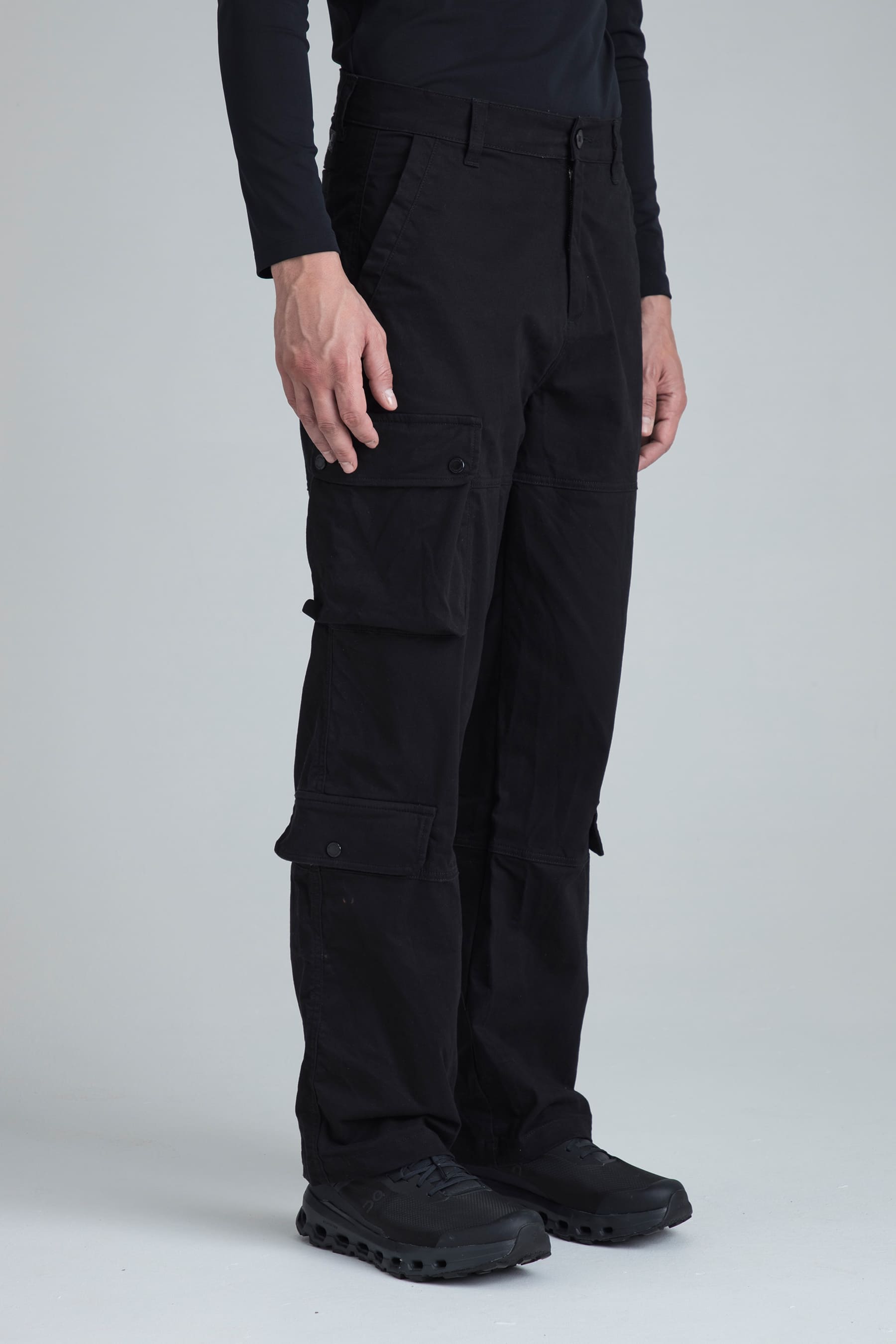 Pantalón negro para hombre Gale regular fit vista lateral