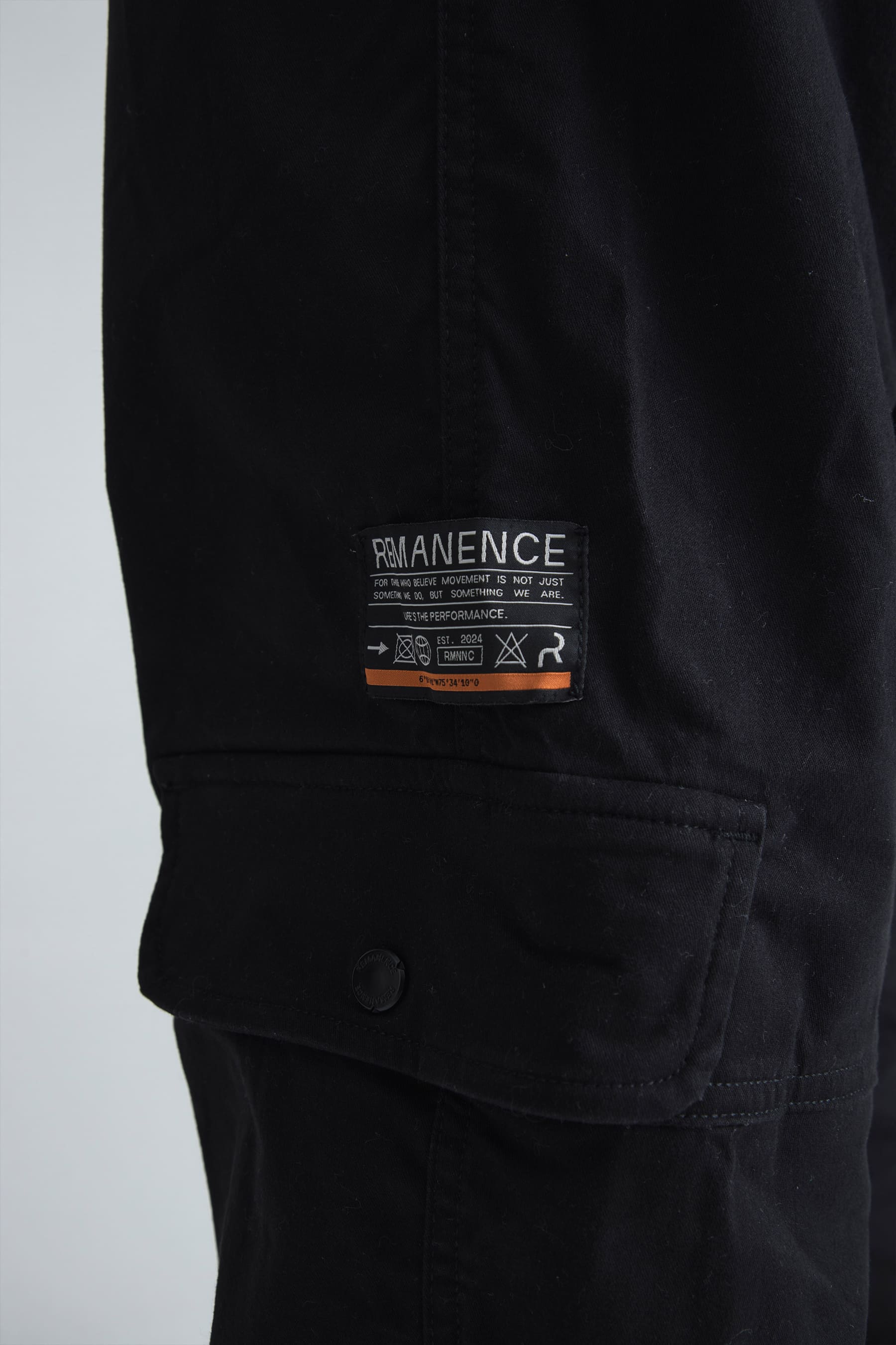 Pantalón negro para hombre Gale regular fit detalle de logo