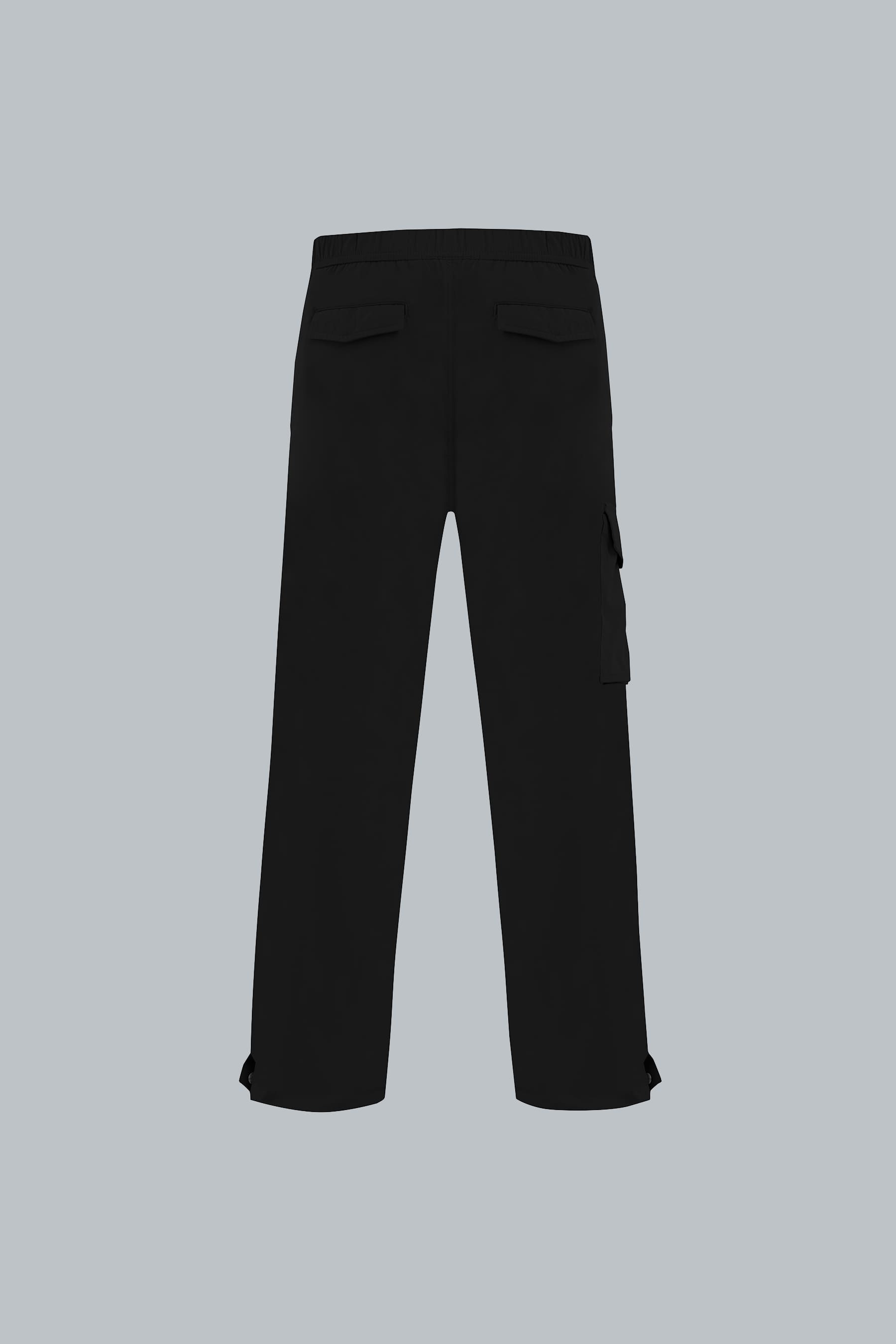 Pantalón negro para hombre semi fitted vista posterior