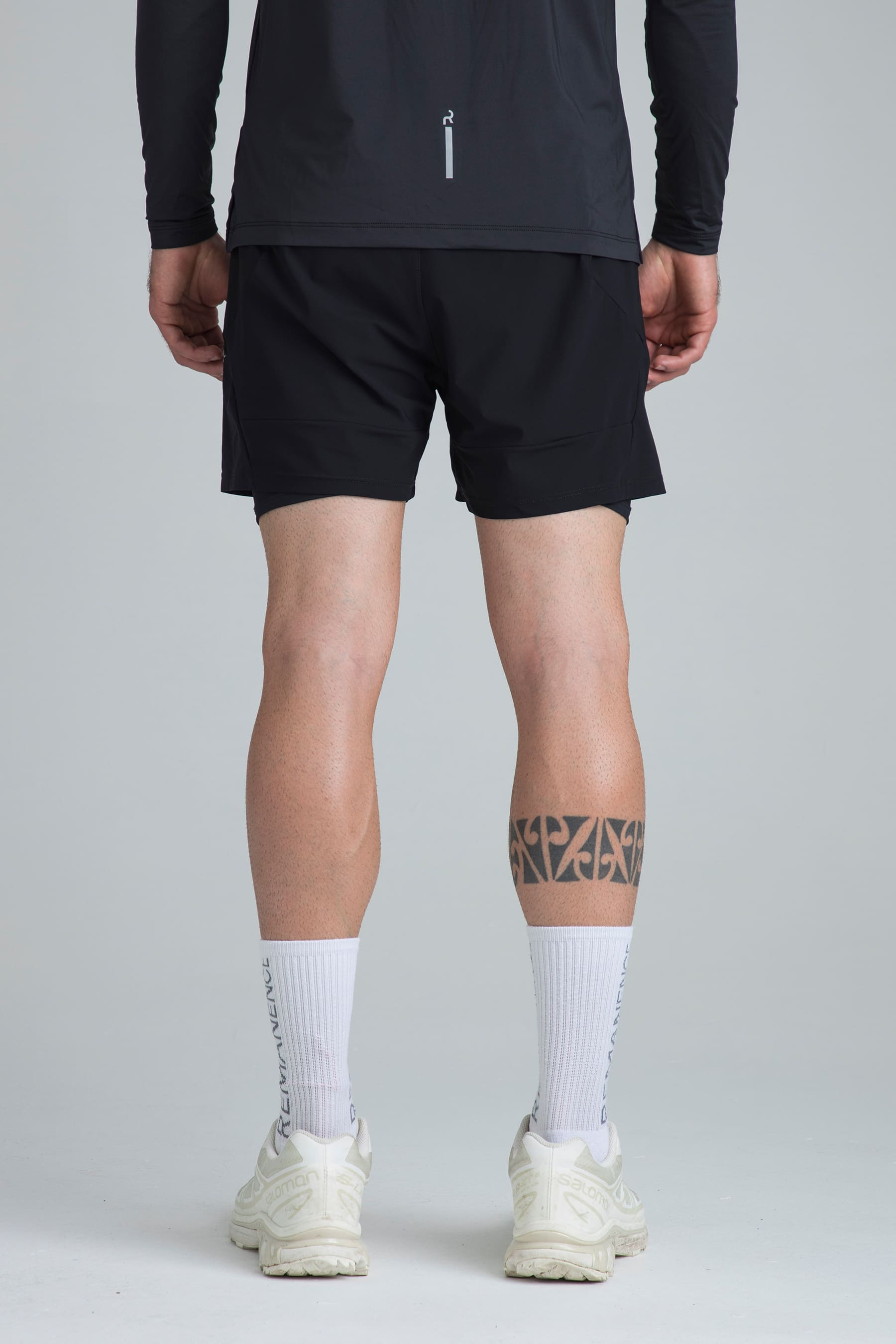 Short negro para hombre Hold semifitted vista posterior