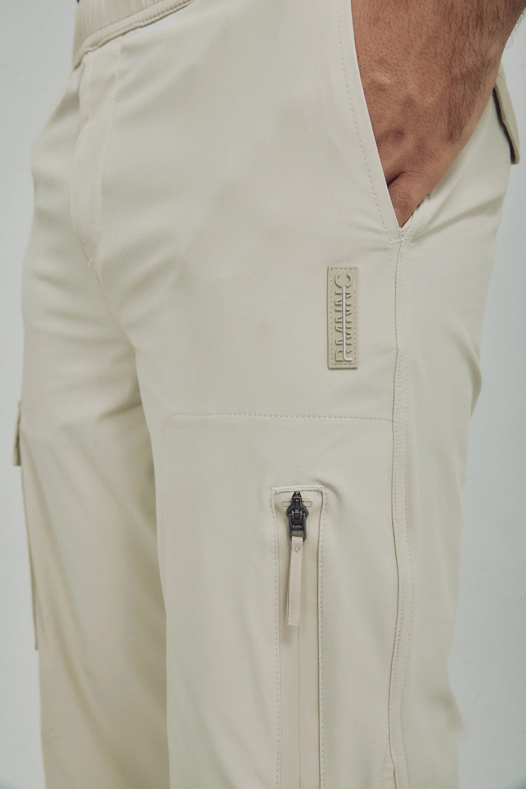 Pantalón arena para hombre Iron Remanence 