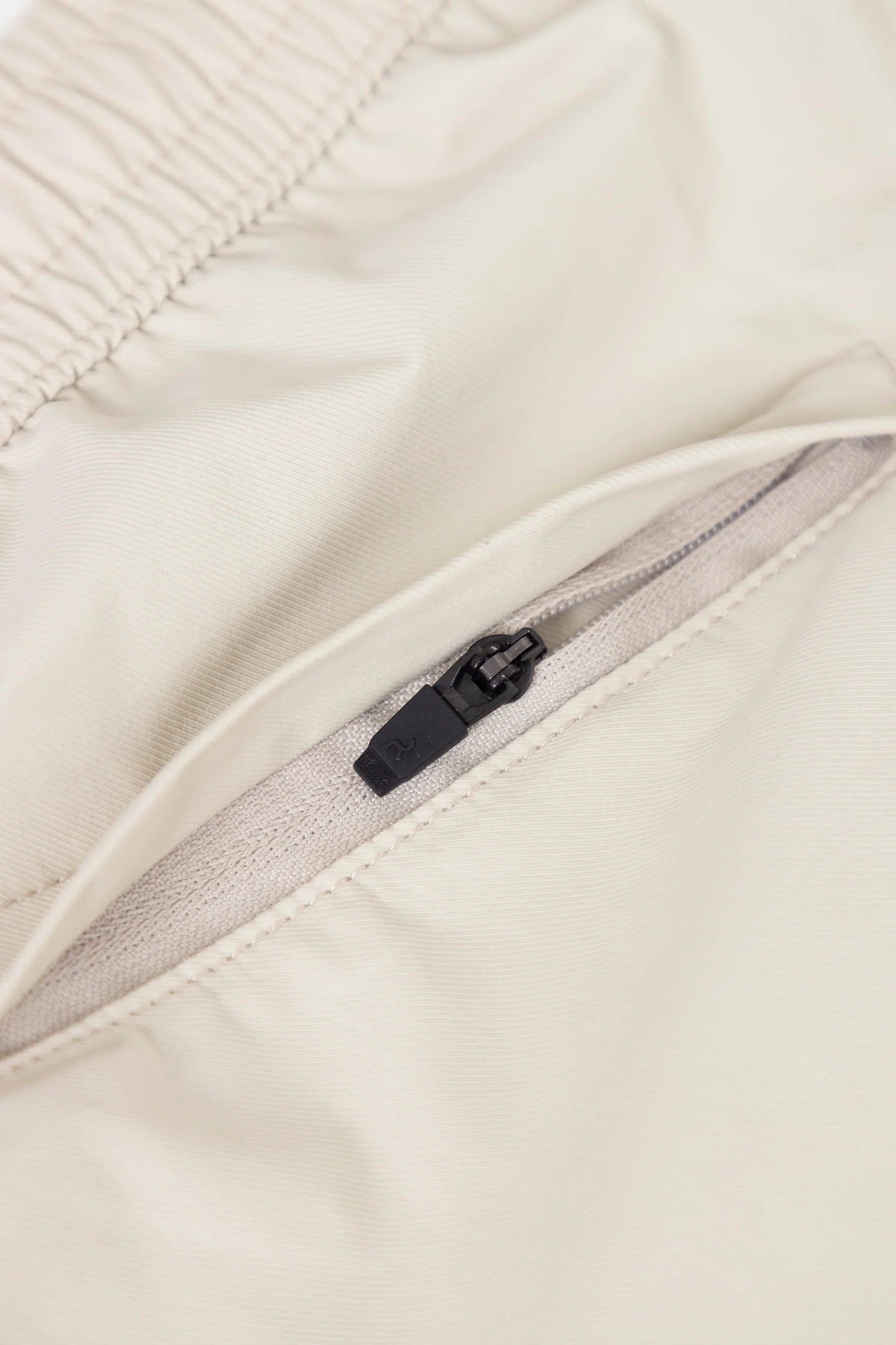 Short arena hombre Focus Remanence 