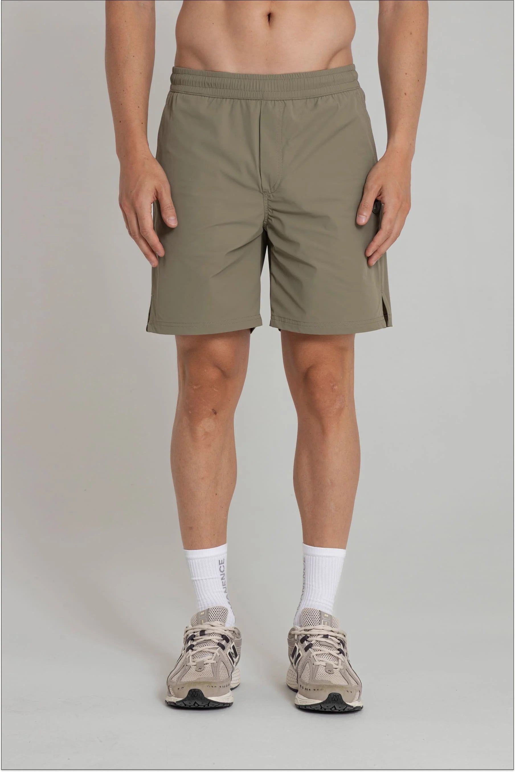 Short verde oliva para hombre semi fitted Focus Remanence 