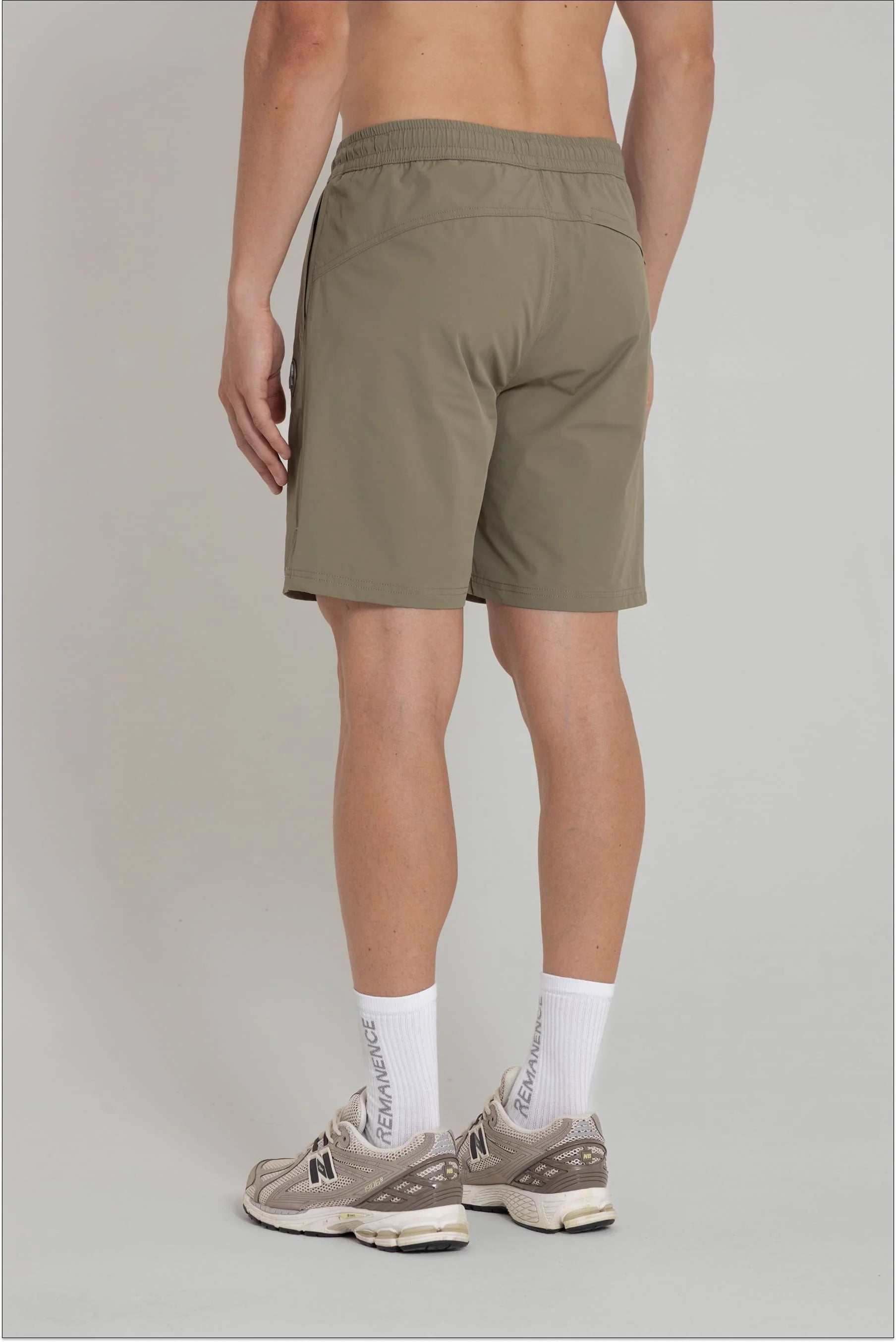 Short verde oliva para hombre semi fitted Focus Remanence 