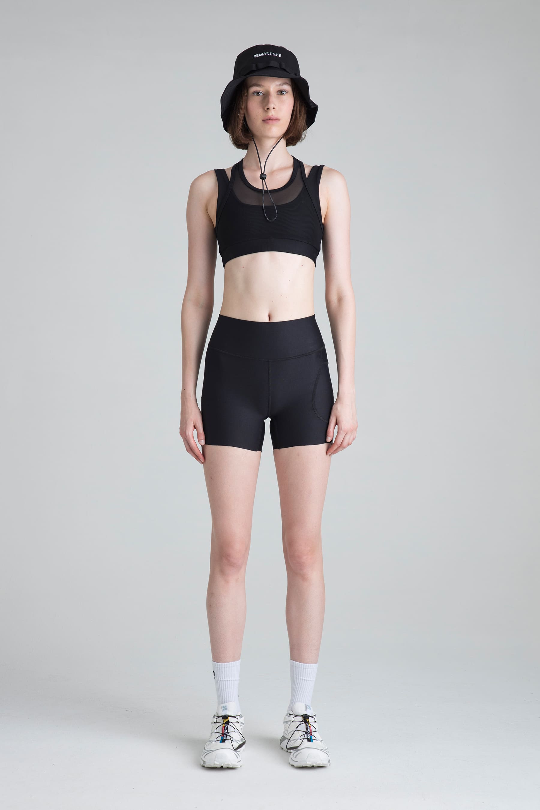 Top deportivo negro para mujer Apex con biker negro remanence.