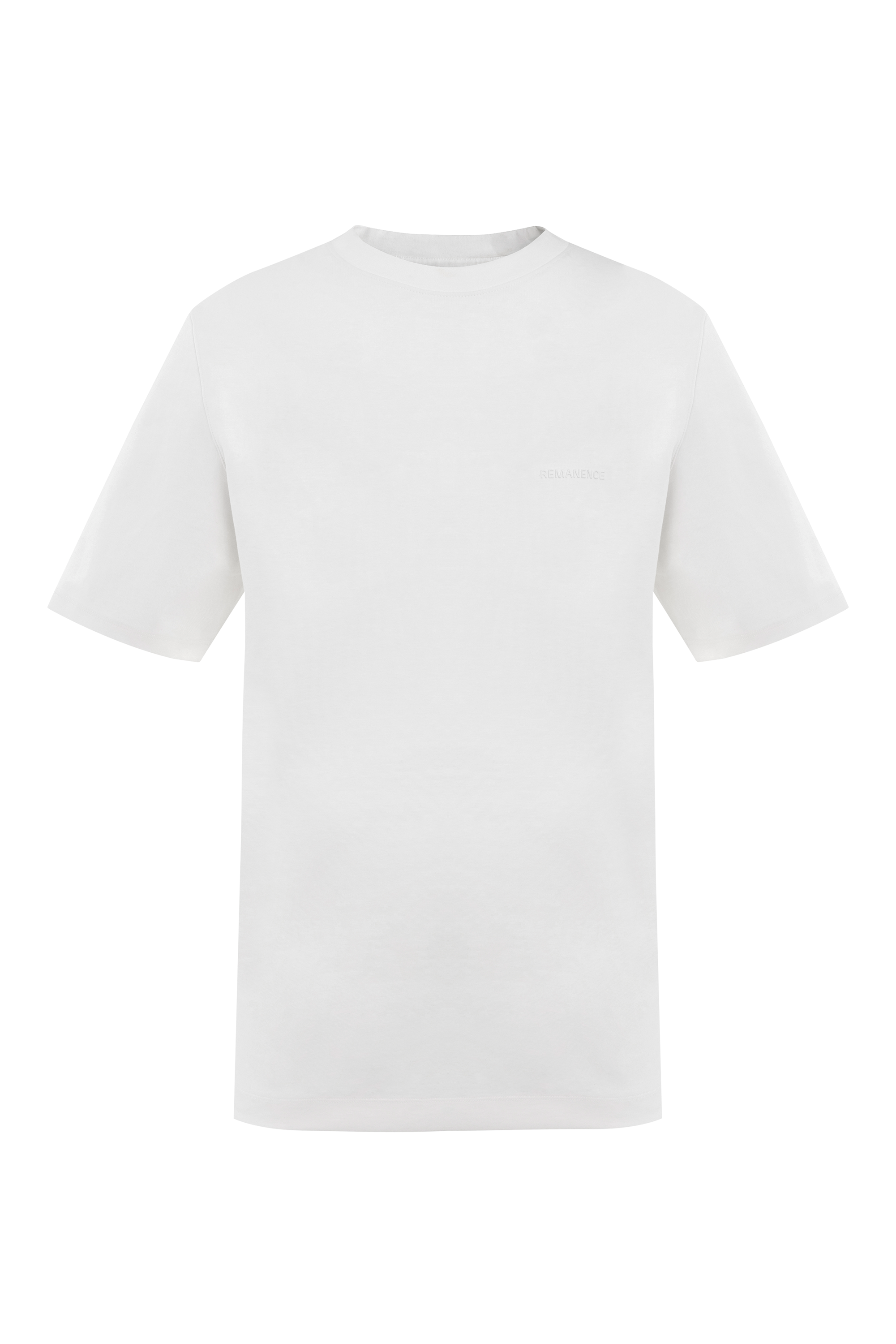 Camiseta blanca semi-fit con diseño limpio y cuello redondo.