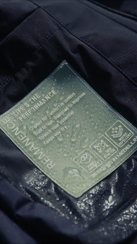 Tecnología water repellent en ropa techwear para mantenerte seco en condiciones cambiantes