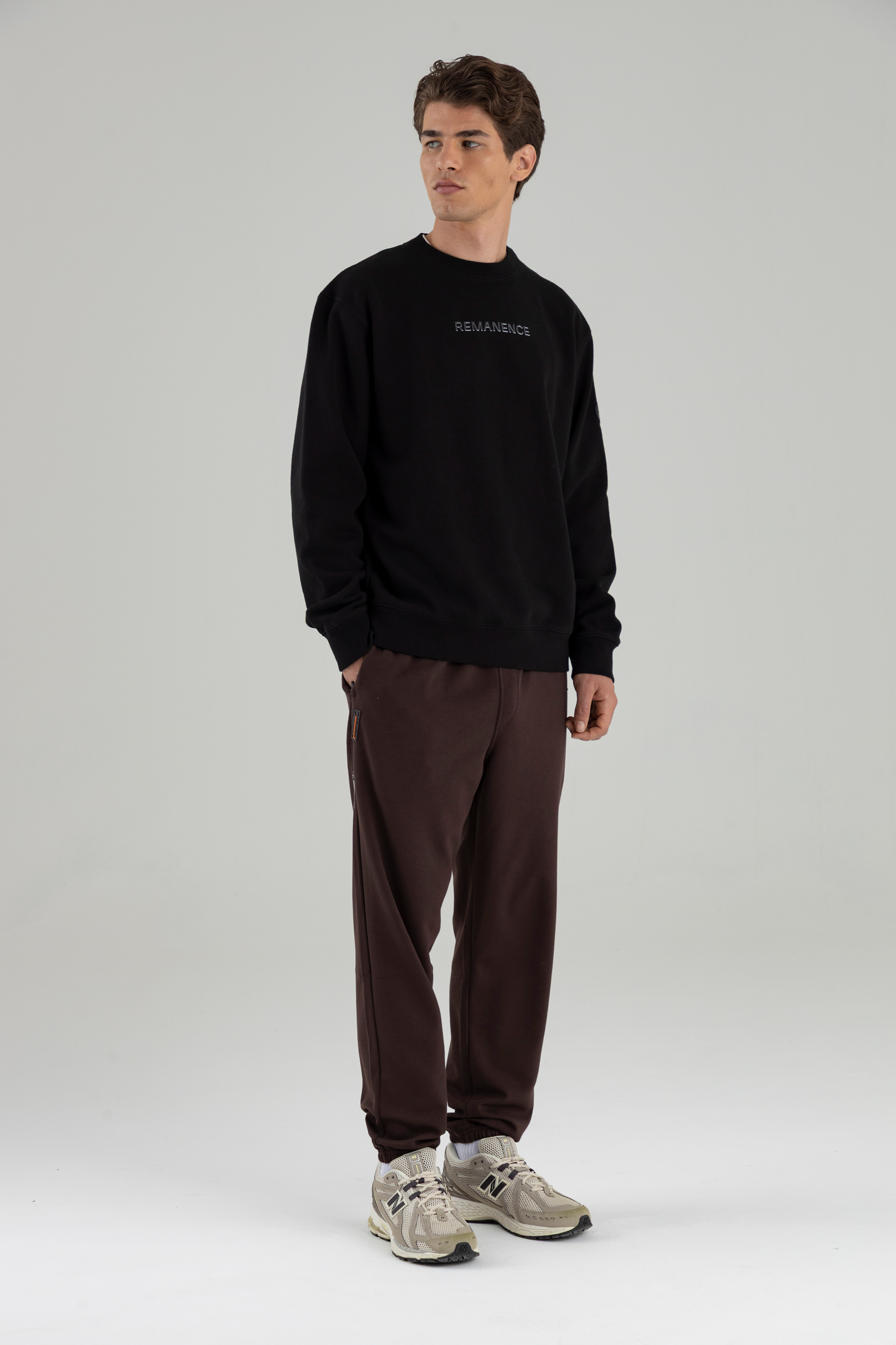 Jogger café para hombre semi fitted Chroma